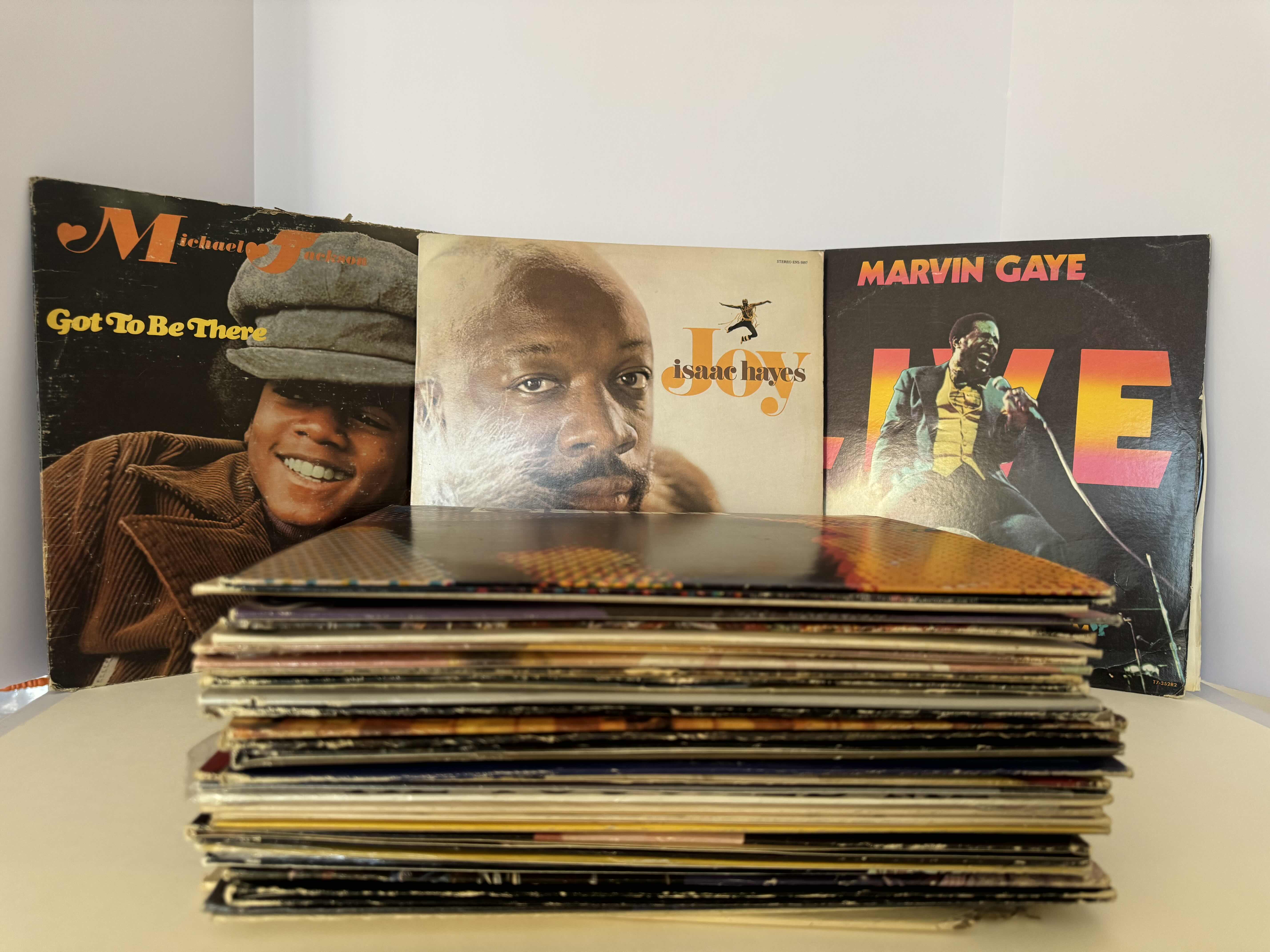 Photo 2 of VINTAGE VINYL RECORD COLLECTION VARIOUS ARTISTS. MOTOWN AND R&B