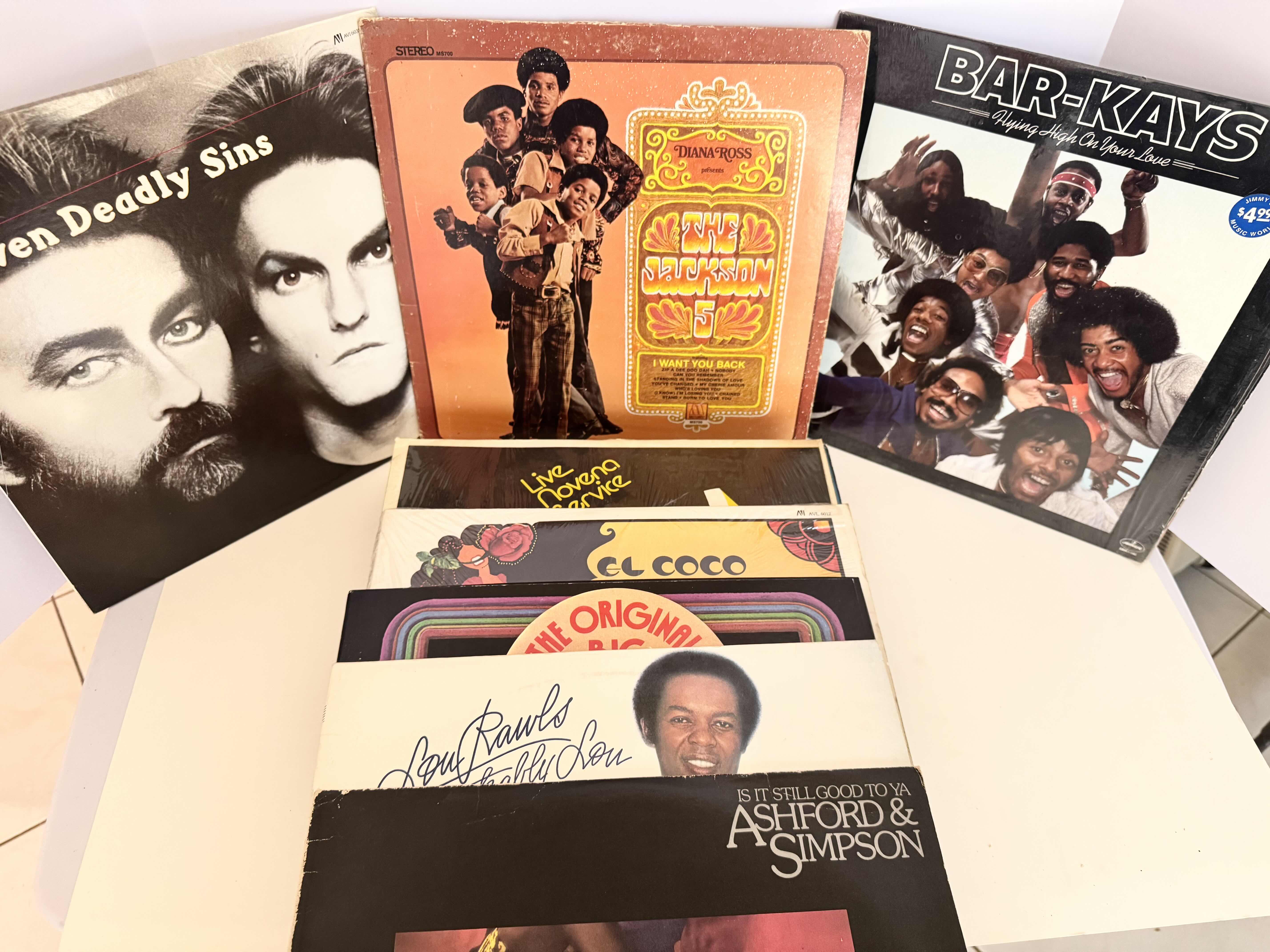 Photo 3 of VINTAGE VINYL RECORD COLLECTION. VARIOUS ARTISTS, MOTOWN AND R&B.