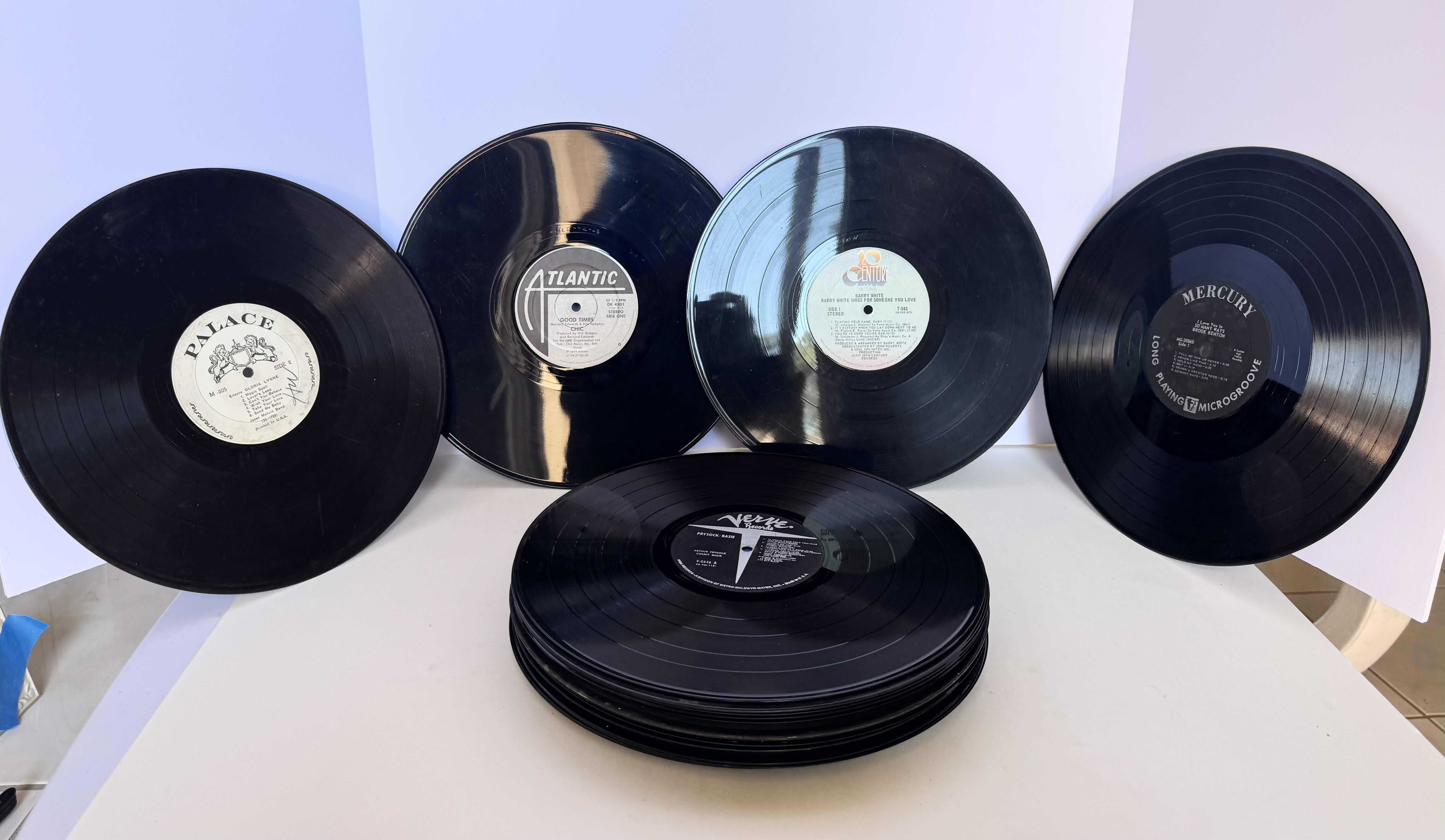 Photo 1 of VINYL RECORDS COLLECTION VARIOUS ARTISTS. SEVERAL GENRES INCLUDING MOTOWN.