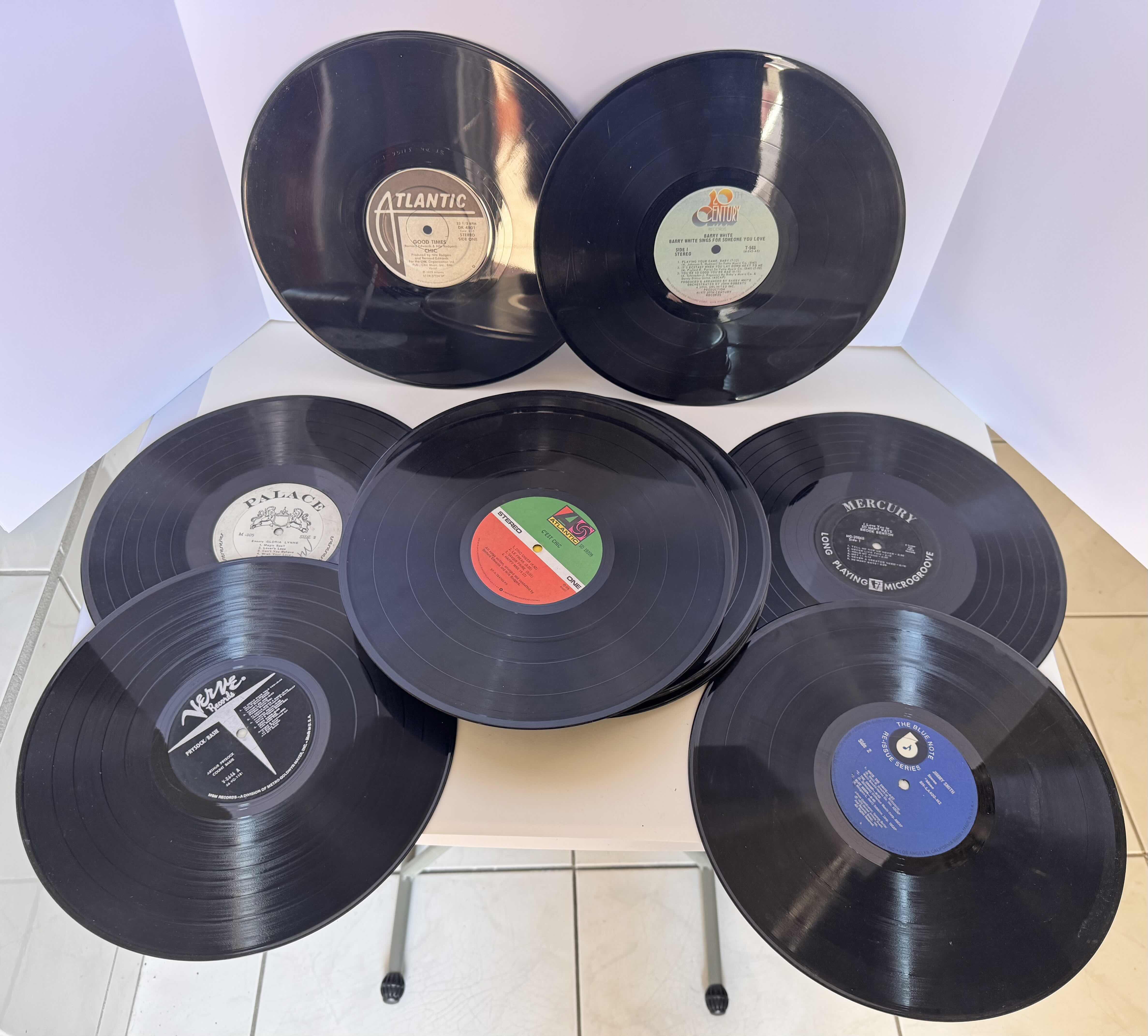 Photo 3 of VINYL RECORDS COLLECTION VARIOUS ARTISTS. SEVERAL GENRES INCLUDING MOTOWN.