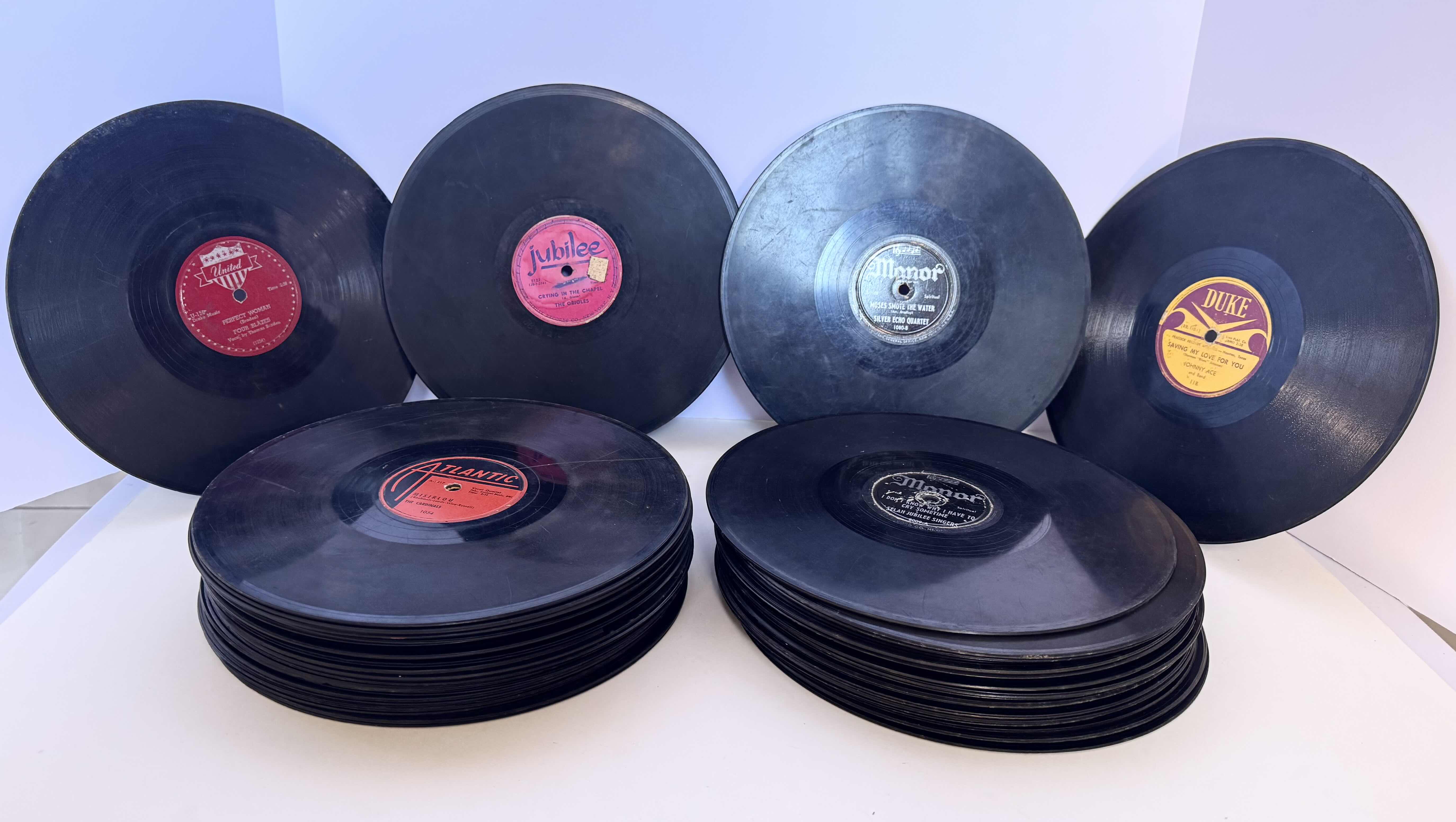 Photo 1 of VINYL RECORD COLLECTION VARIOUS ARTISTS. sEVERAL GENRES, MOSTLY R&B.