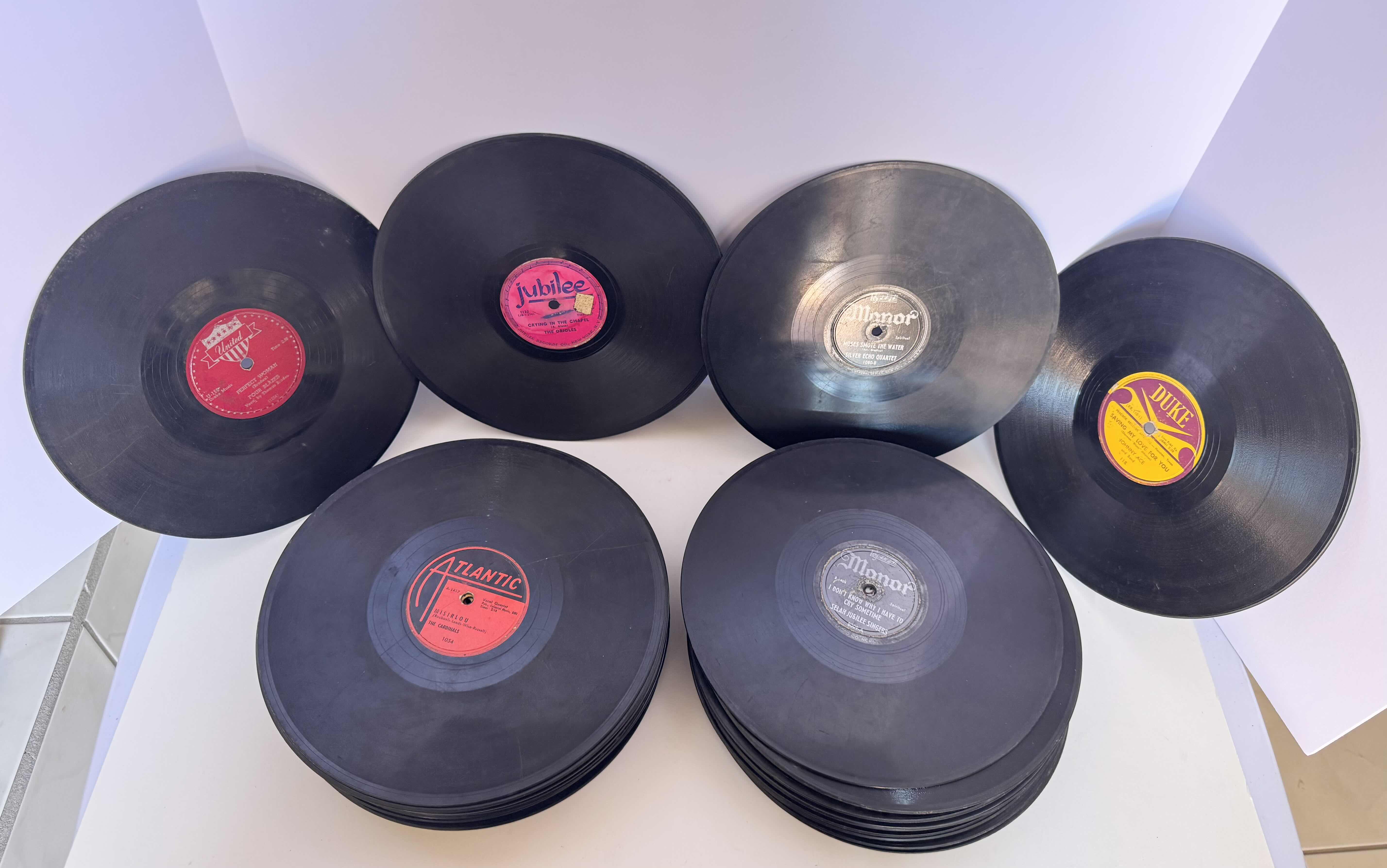 Photo 2 of VINYL RECORD COLLECTION VARIOUS ARTISTS. sEVERAL GENRES, MOSTLY R&B.