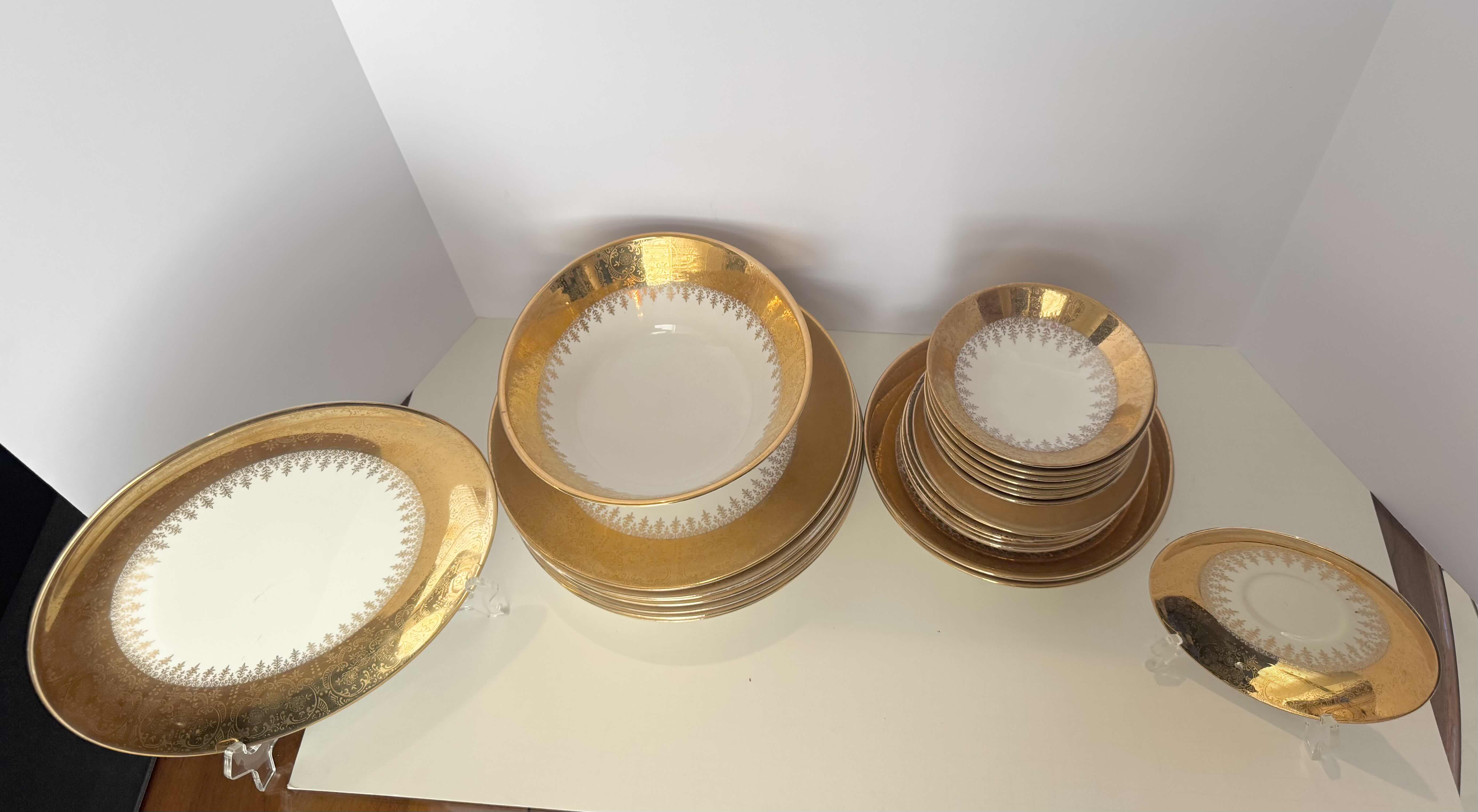 Photo 1 of 25 PCS- WHITE W 22KT GOLD-PLATED TRIM CHINA 