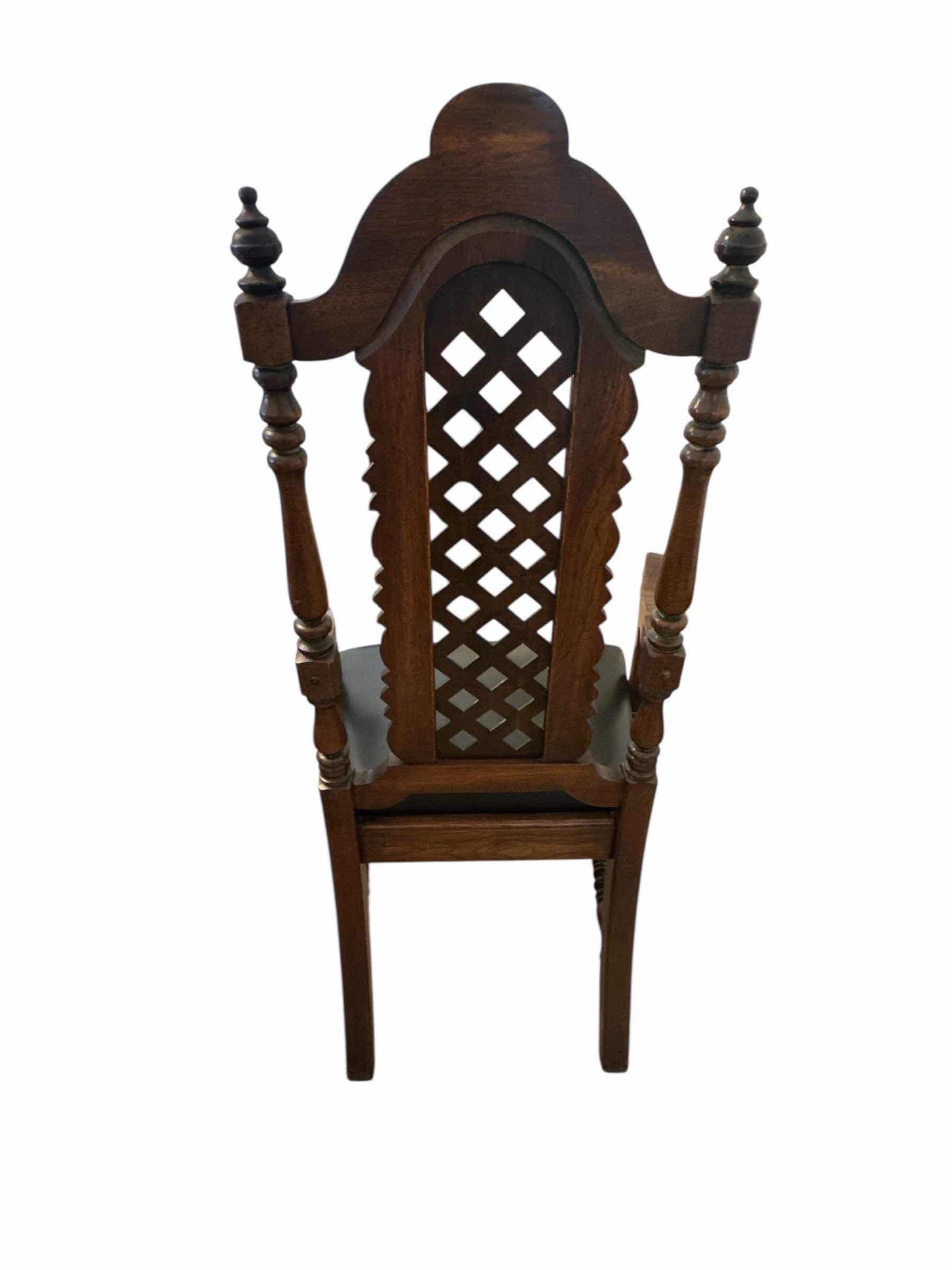 Photo 4 of 250
MID 20th CENTURY WALNUT SPANISH BAROQUE STYLE DINING ARMCHAIR