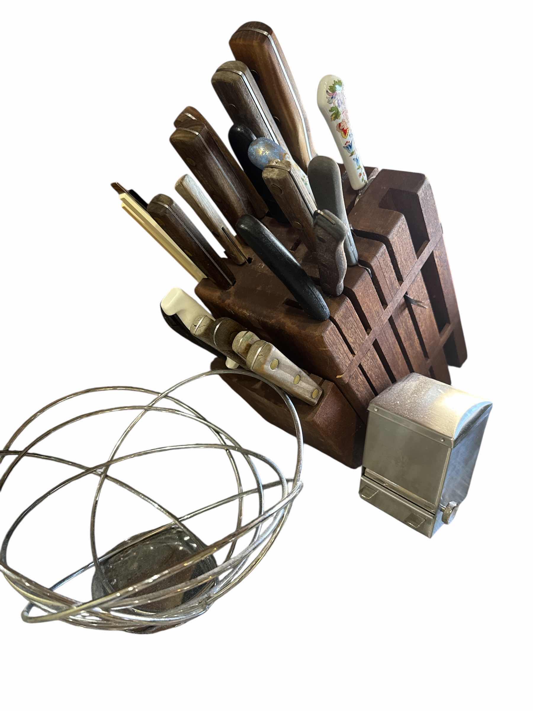 Photo 1 of 3 KITCHEN ITEMS: KNIFE BLOCK, BOWL, & TOOTHPICK DISPENSER