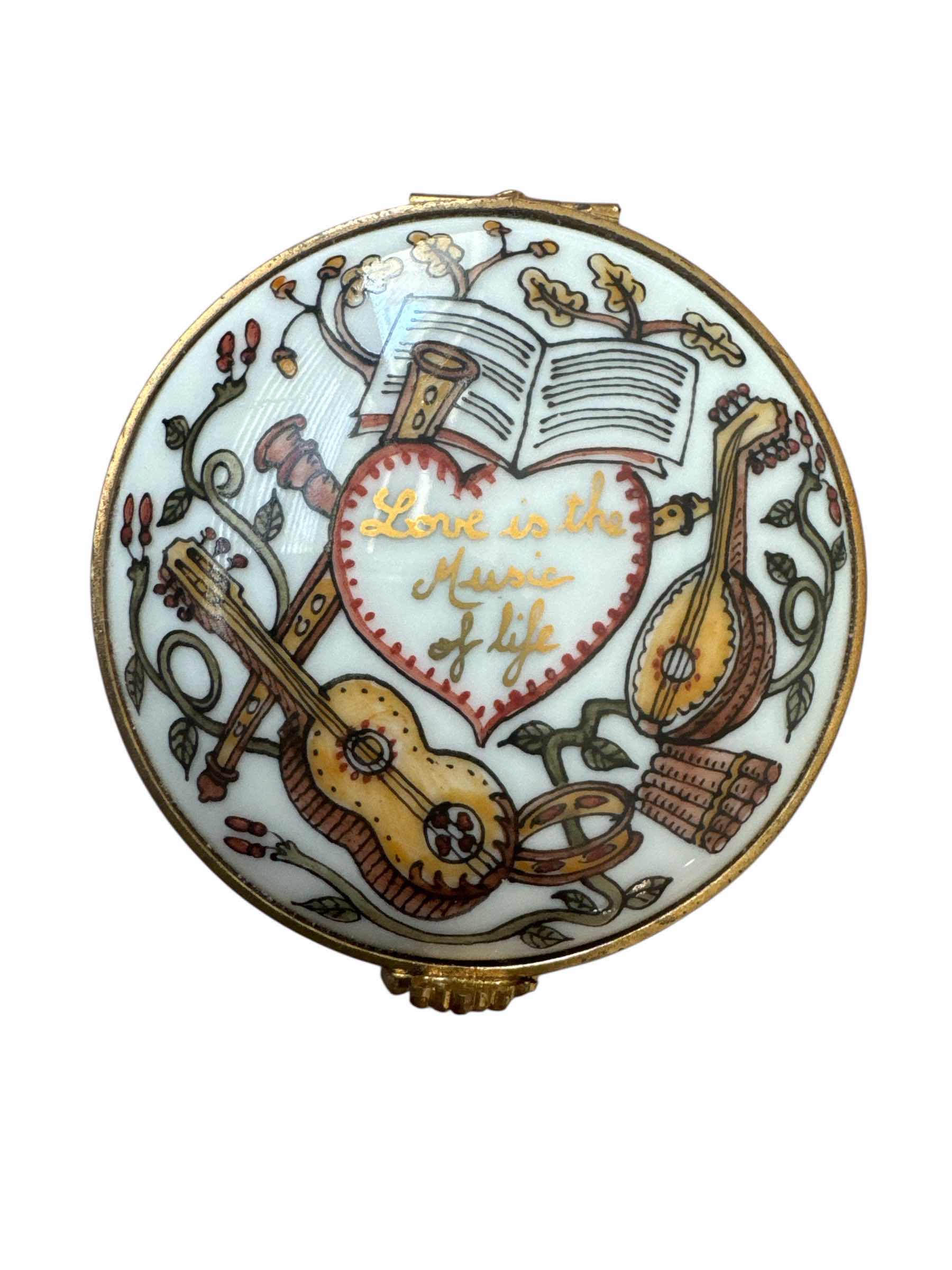 Photo 1 of 175 

HALCYON DAYS ENAMEL BOX “LOVE IS THE MUSIC OF LIFE”