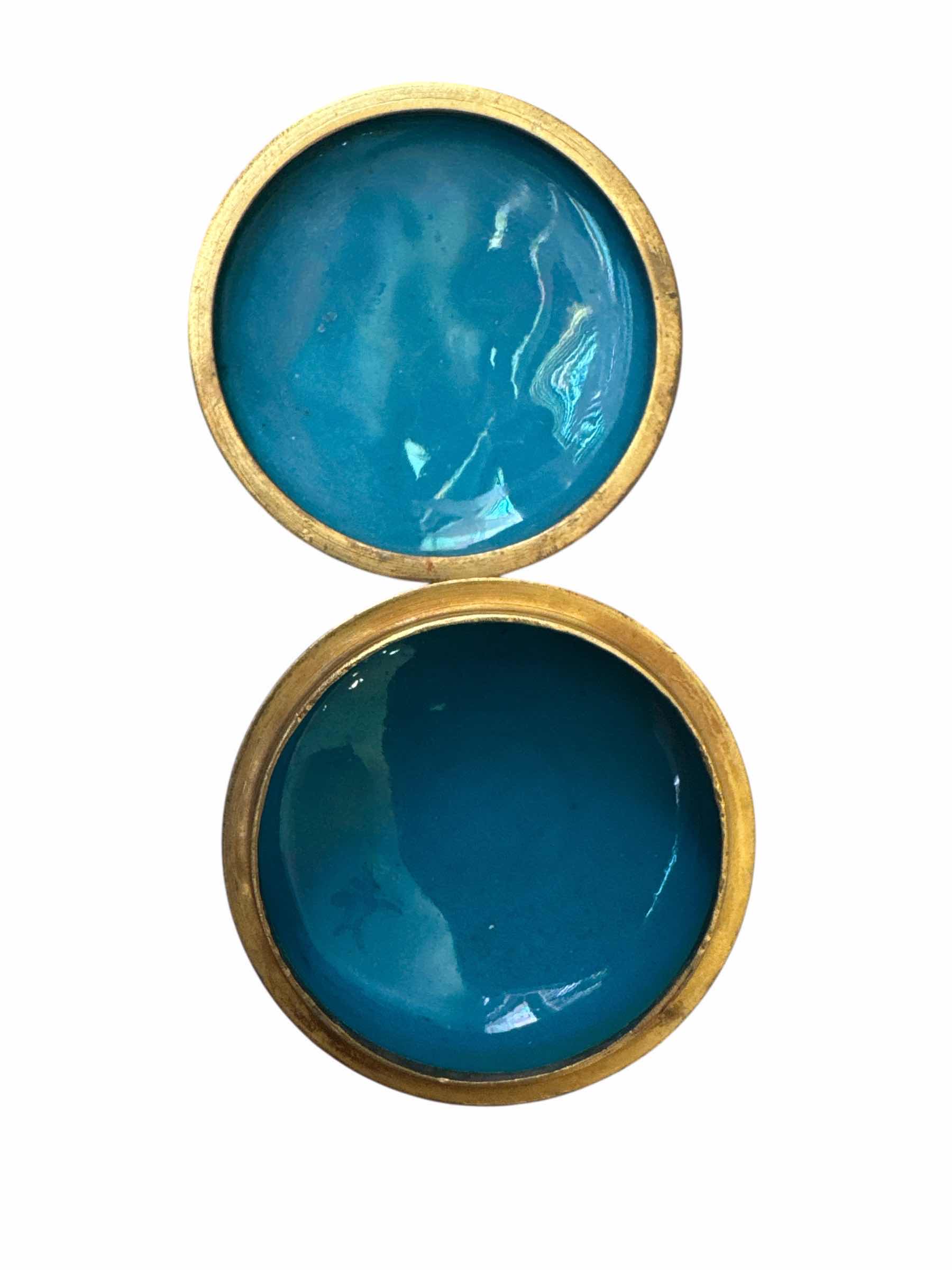 Photo 2 of 50
CLOISONNÉ BRASS & ENAMEL FLORAL PATTERN