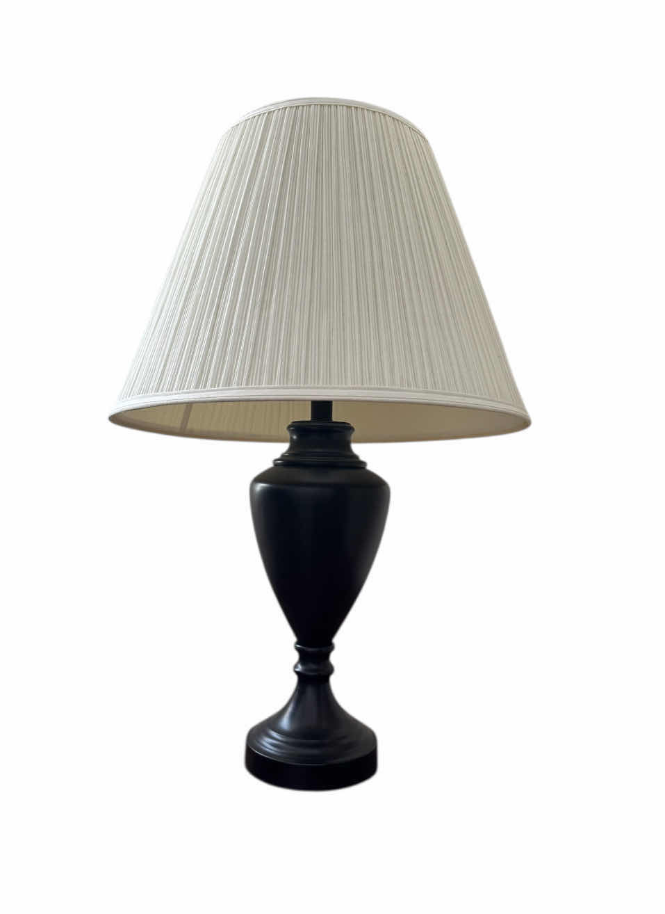Photo 1 of 30
BLACK/WHITE METAL TABLE LAMP

D17.5” X H29”