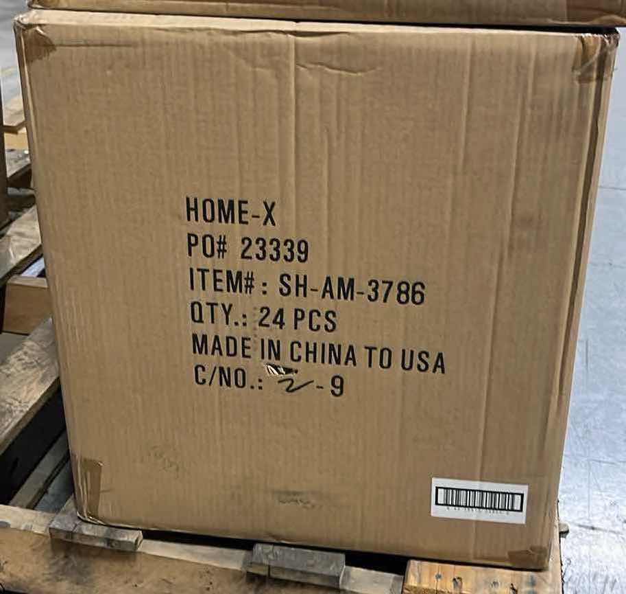 Photo 1 of NEW CASE HOME-X WALL DECORATIVE RESIN PIG EYEGLASS HOLDER (24 PCS/CASE)