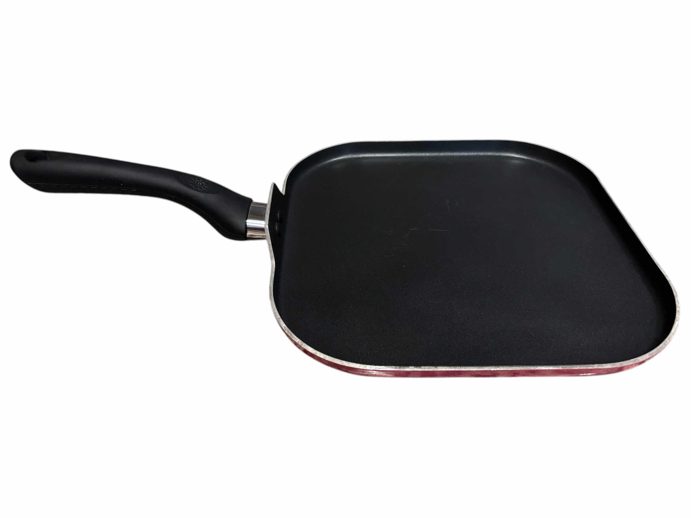 Photo 1 of ARTISTRY ECOLUTION 3 PC NON-STICK SKILLET SET, PINK (READ NOTES) $90