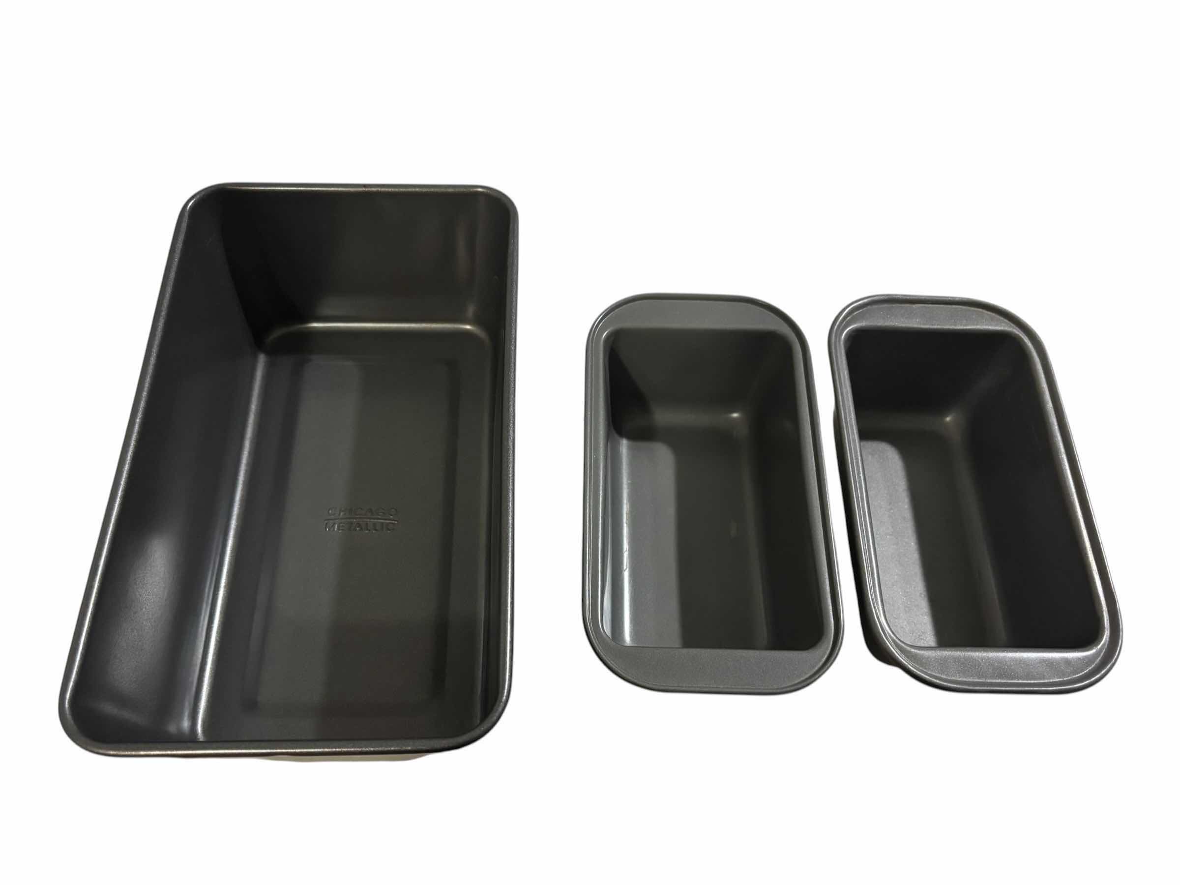 Photo 1 of CHICAGO METALLIC 7 PC BAKEWARE SET (READ NOTES) $45