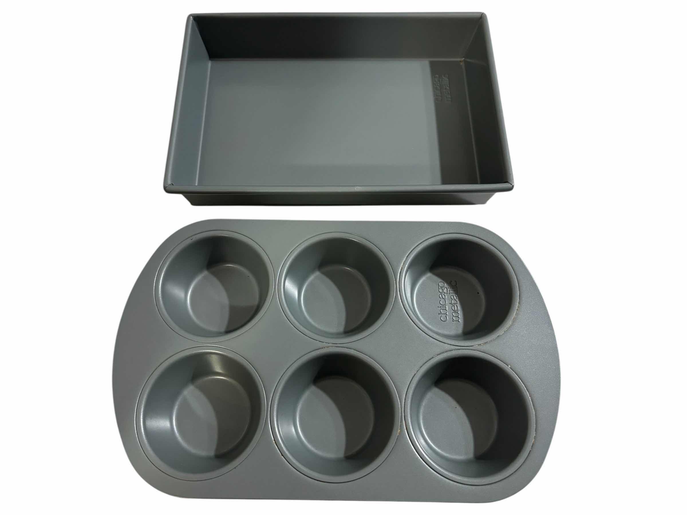 Photo 1 of CHICAGO METALLIC 7 PC BAKEWARE SET (READ NOTES) $45