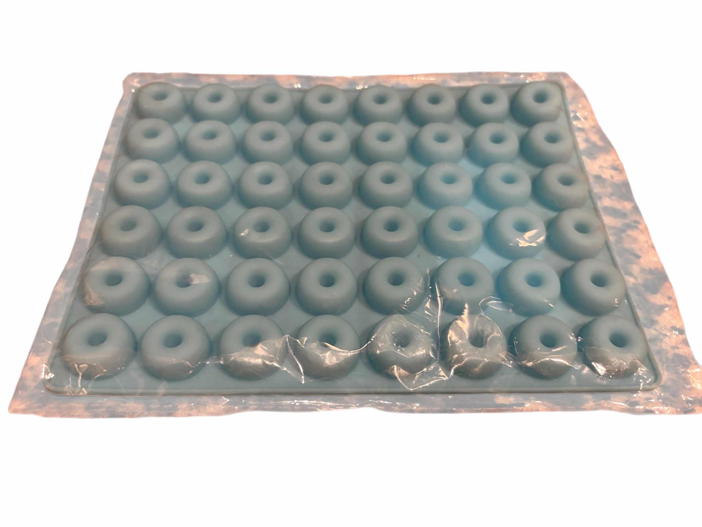 Photo 1 of ASSORTED SILICONE MOLDS/ BAKEWARE, 26PCS (READ NOTES)