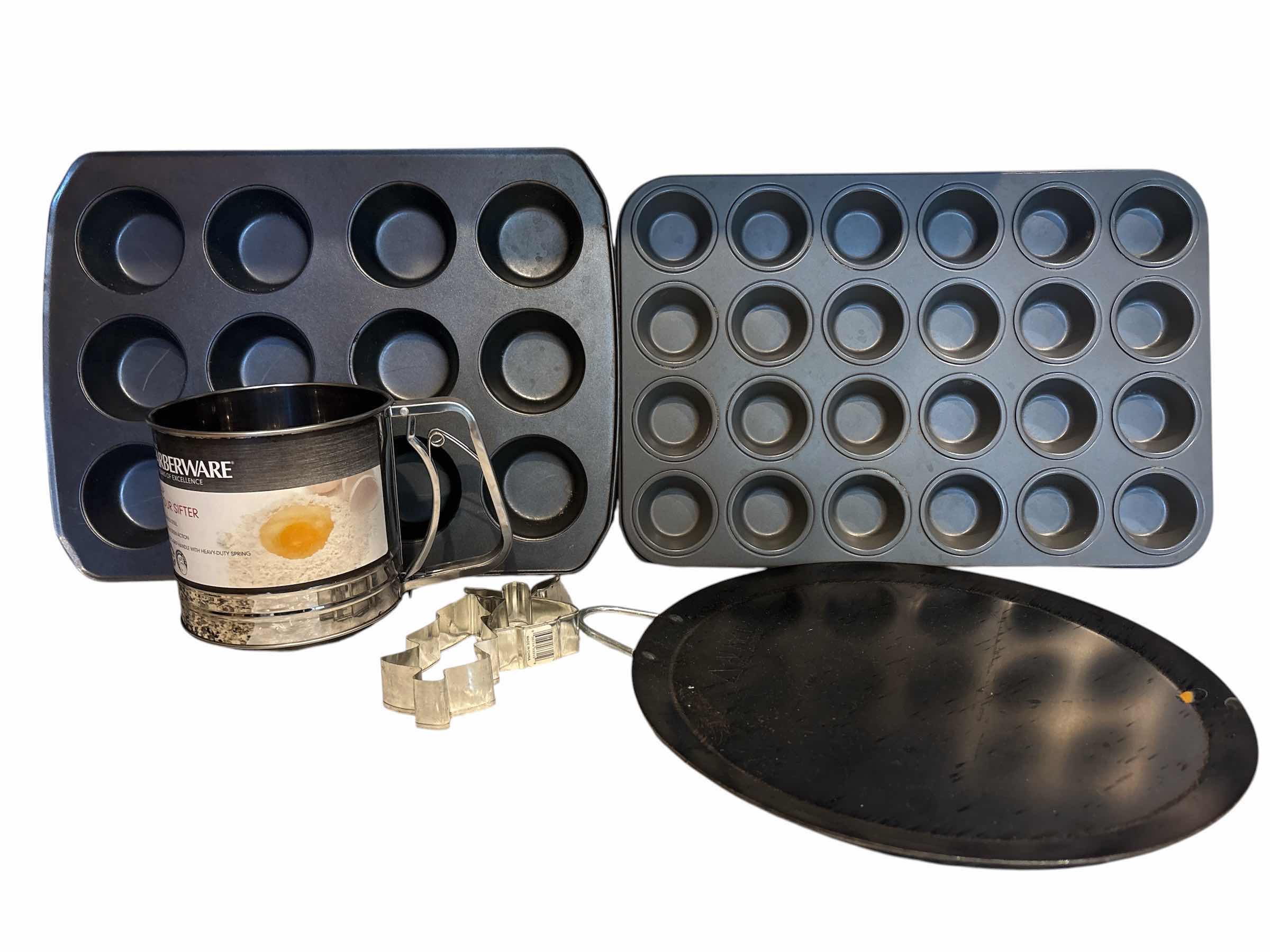 Photo 1 of (4)PCS BAKEWARE AND SIFTER