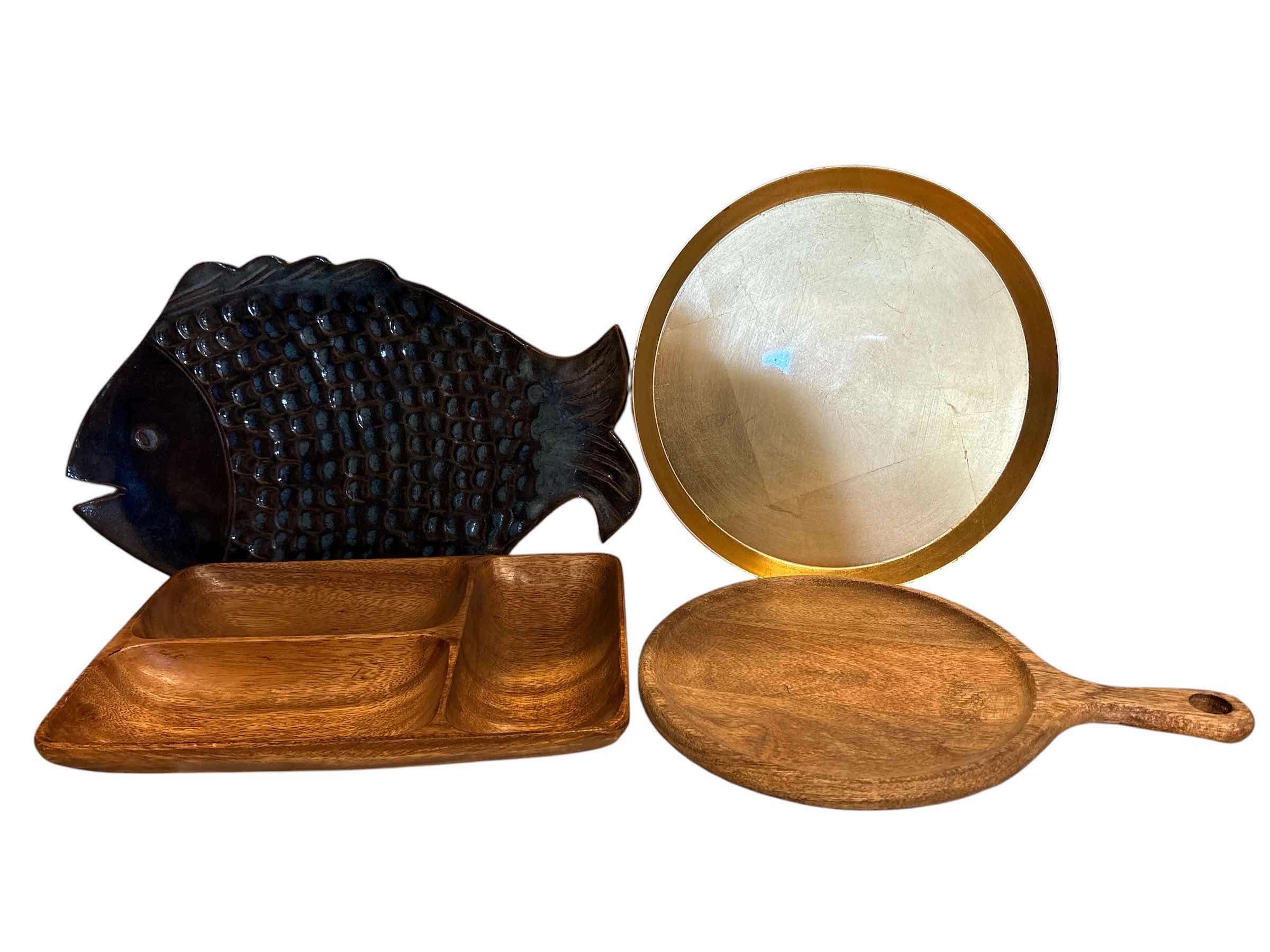 Photo 1 of KITCHEN TRAYS 15” (4)