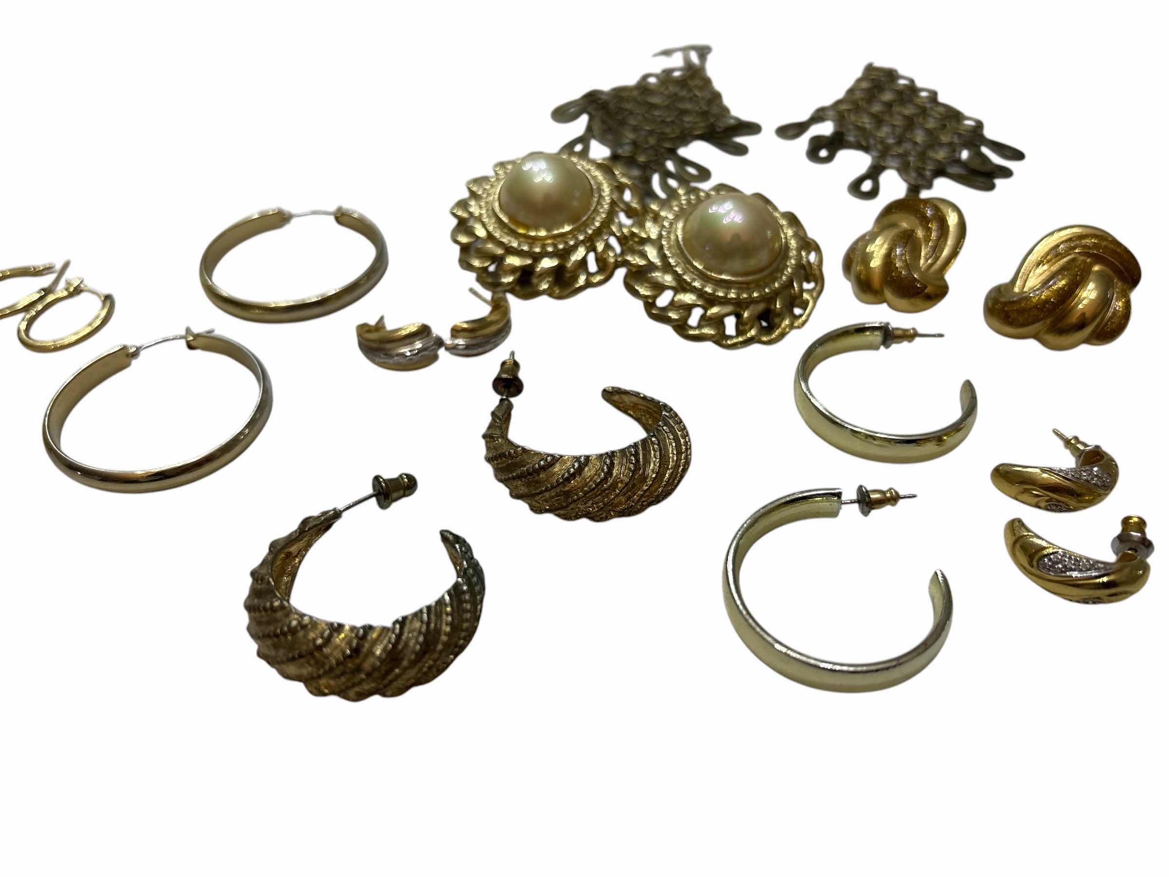 Photo 1 of GOLD TONE EARRINGS FASHION JEWELRY (10)PAIRS