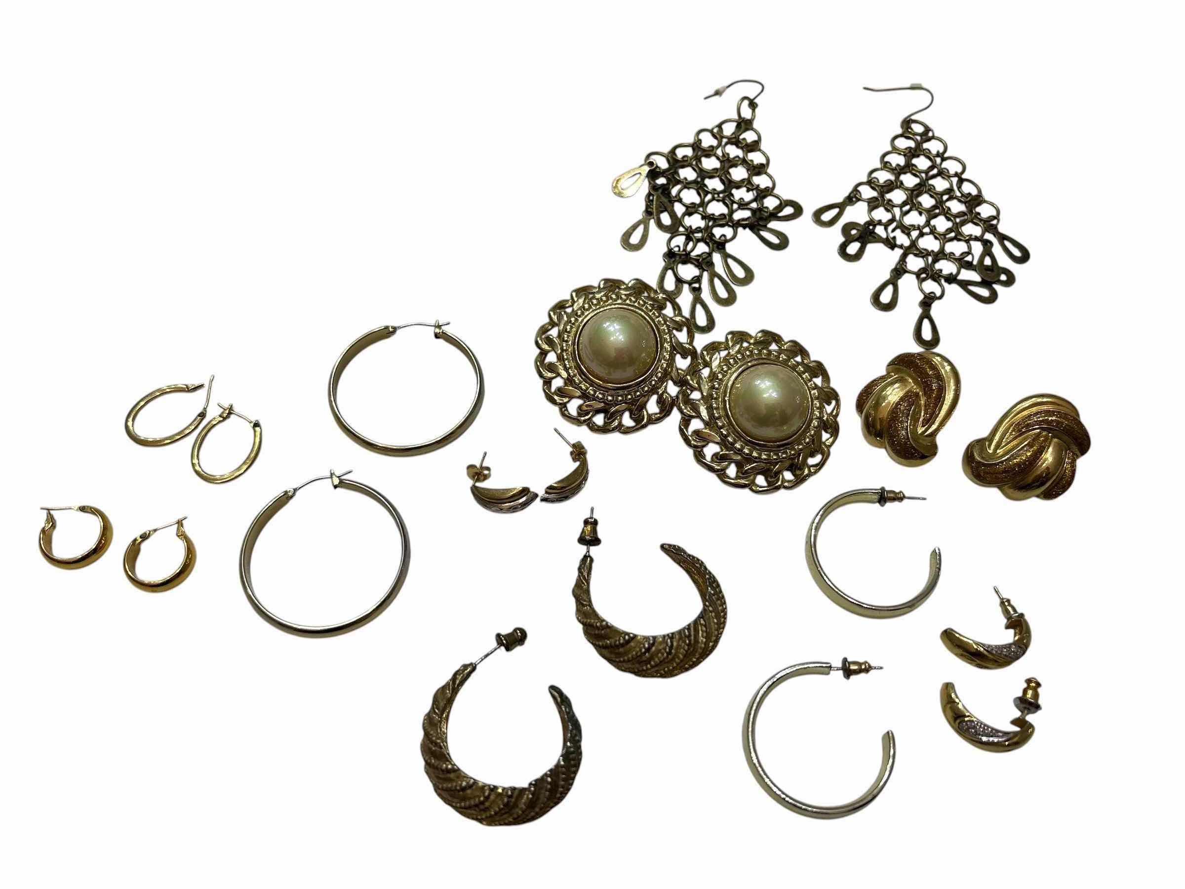 Photo 1 of GOLD TONE EARRINGS FASHION JEWELRY (10)PAIRS