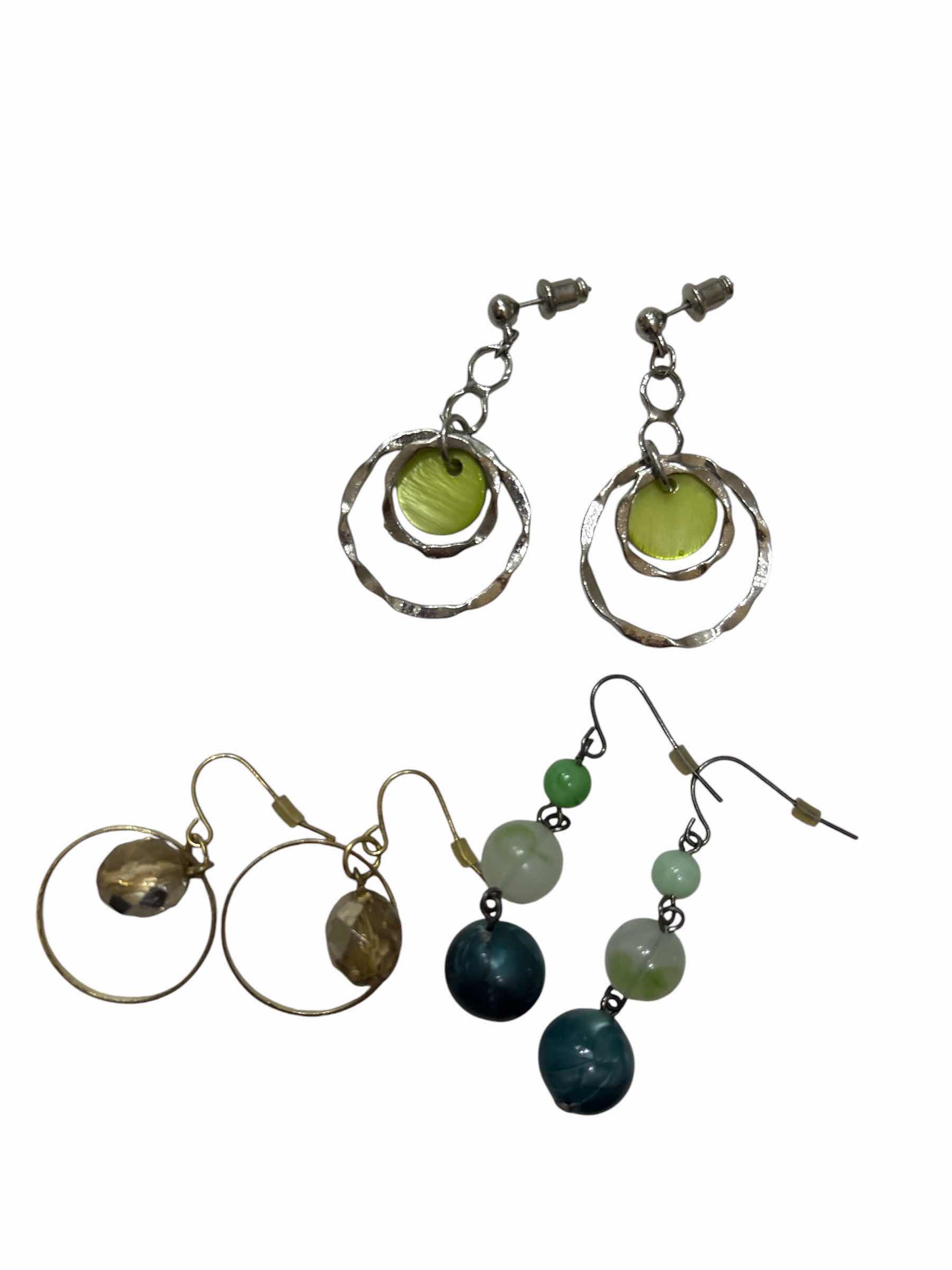 Photo 1 of BEADED EARRING FASHION JEWELRY (6)PAIRS