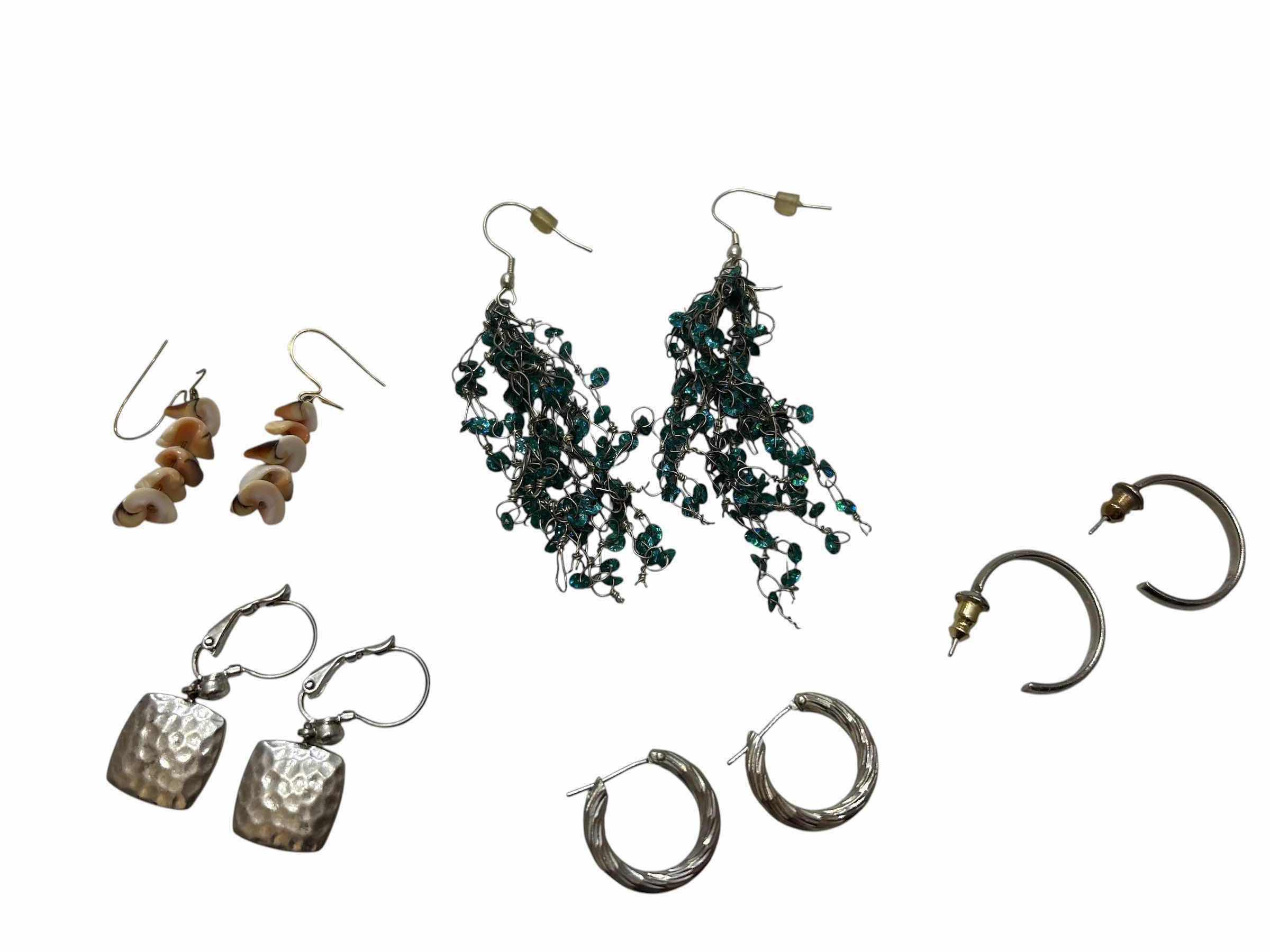 Photo 1 of BEADED & SILVER TONE EARRINGS FASHION JEWELRY (5)PAIR