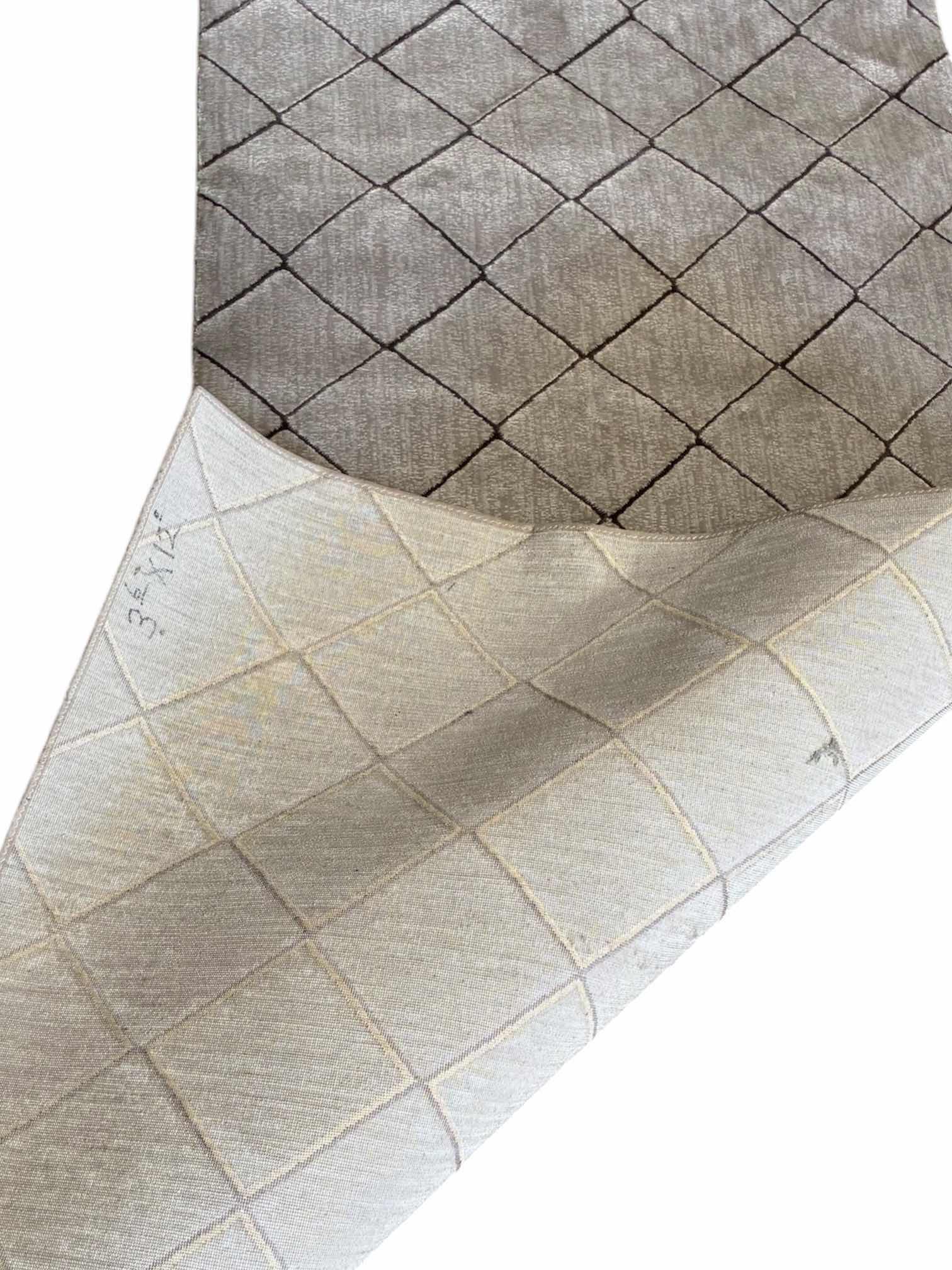 Photo 1 of GRAY DIAMOND LATTICE FINISH WOOL RUNNER AREA RUNNER RUG 42” X 144”