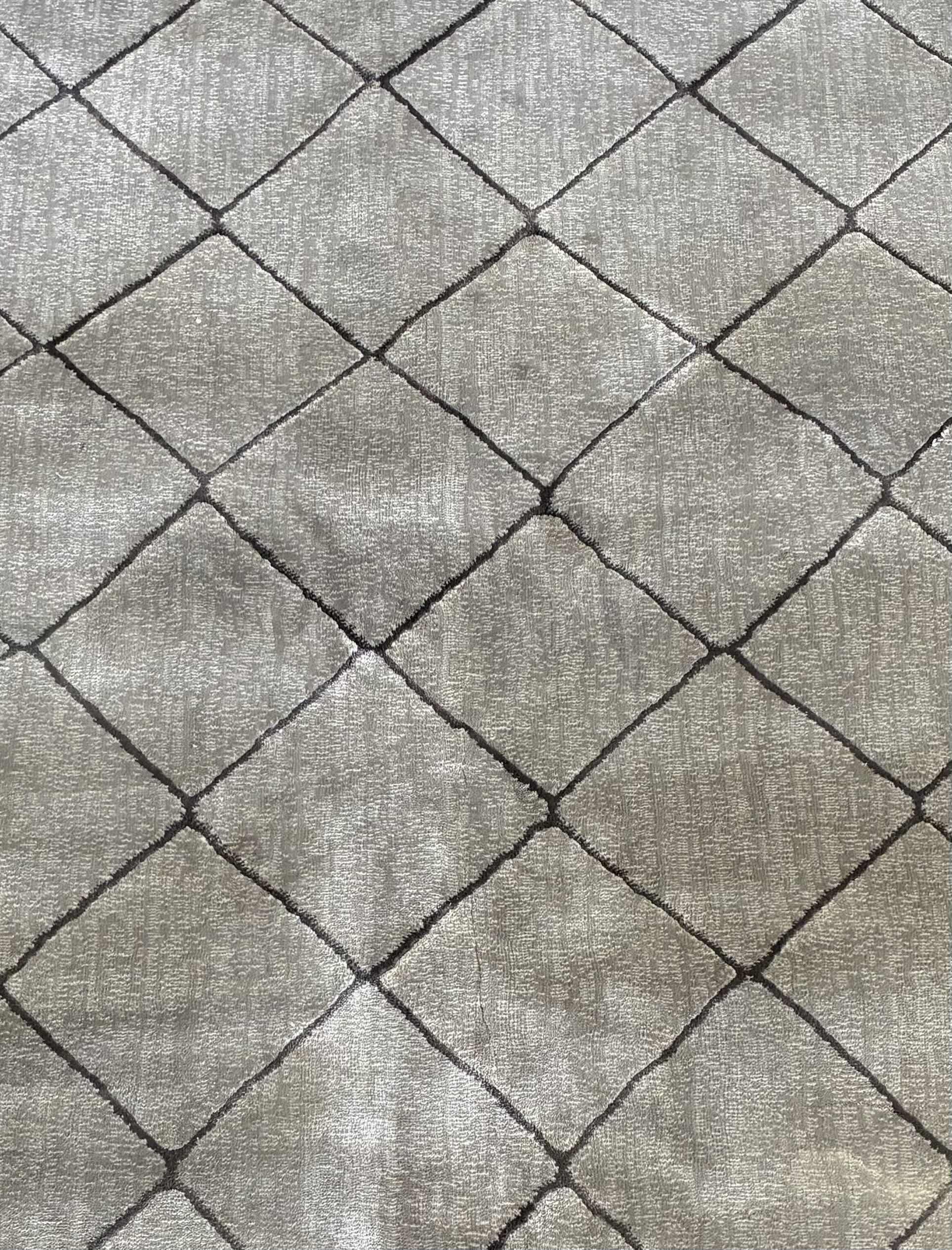 Photo 1 of GRAY DIAMOND LATTICE FINISH WOOL RUNNER AREA RUNNER RUG 42” X 144”