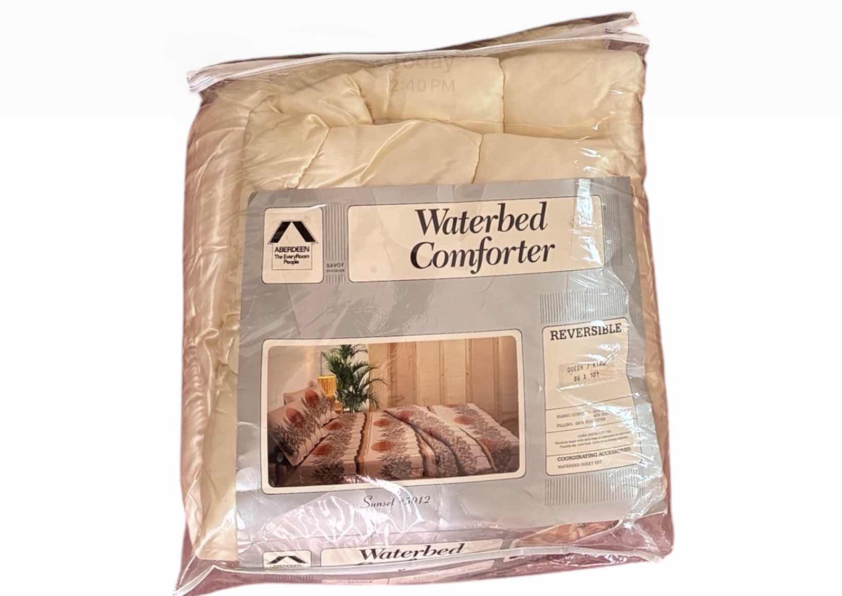 Photo 1 of QUEEN COMFORTER BEDDING SETS (2)