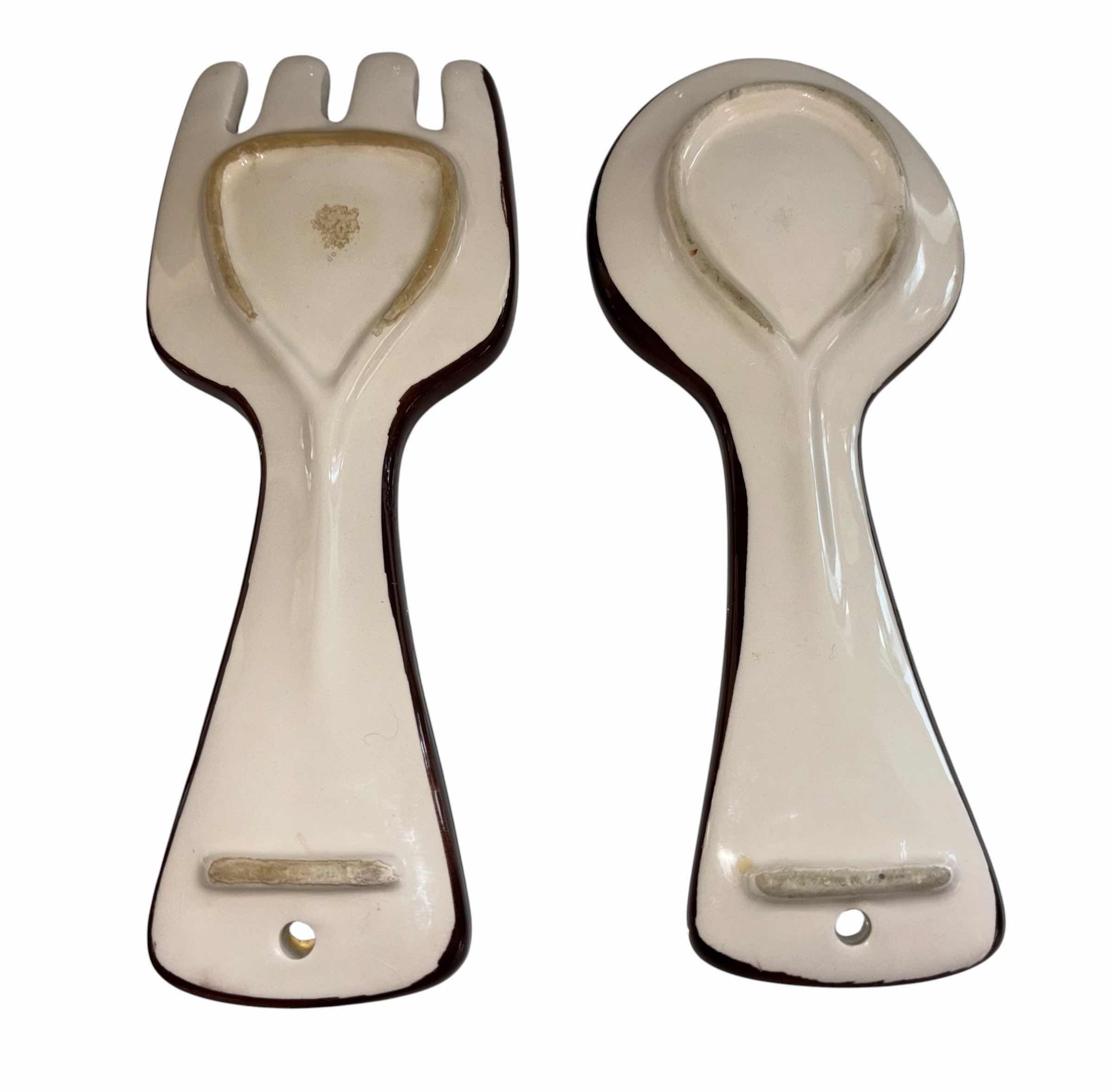 Photo 1 of VARIOUS WINE STYLE KITCHEN DECOR (4 PCS)
