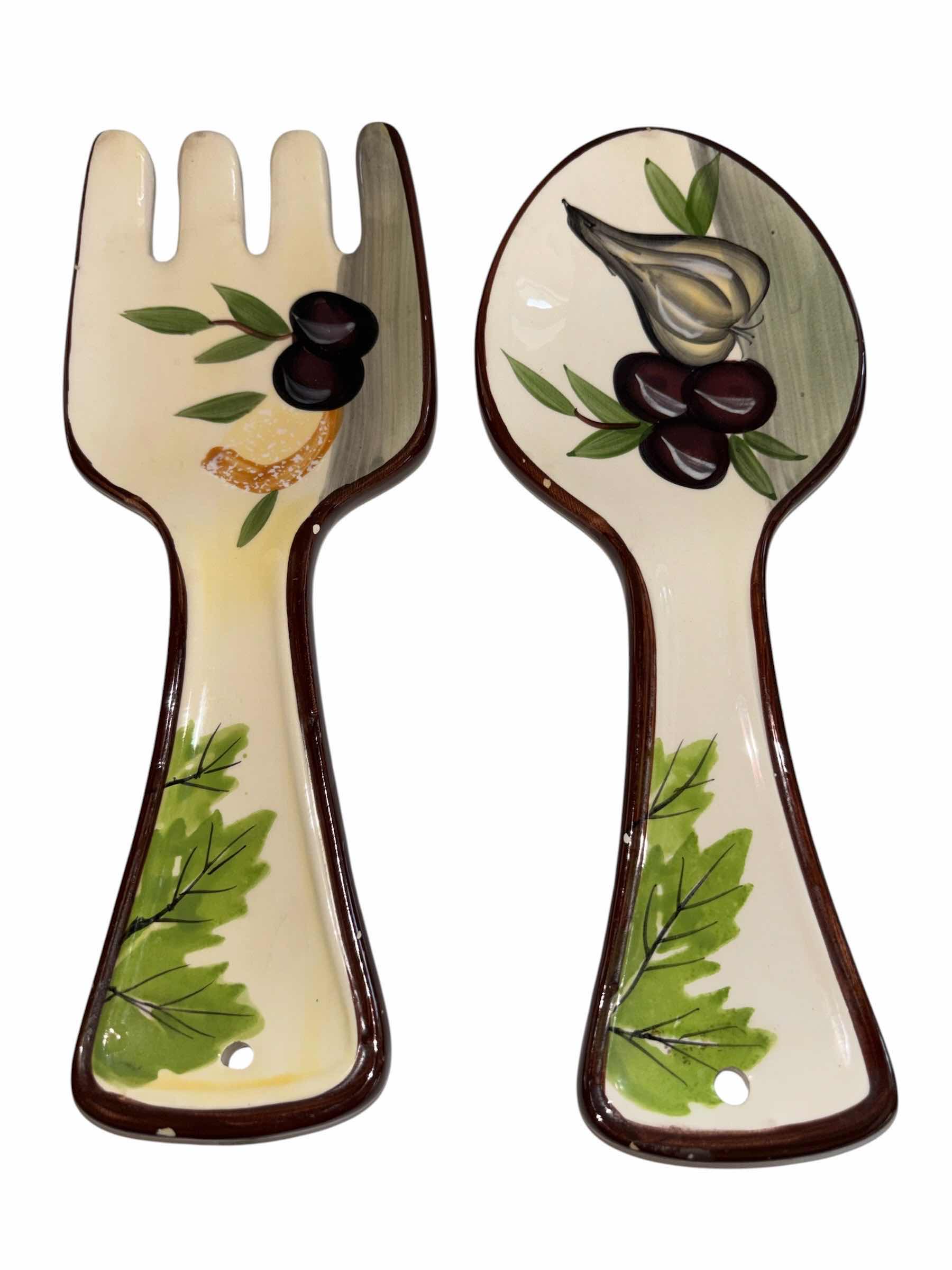 Photo 1 of VARIOUS WINE STYLE KITCHEN DECOR (4 PCS)