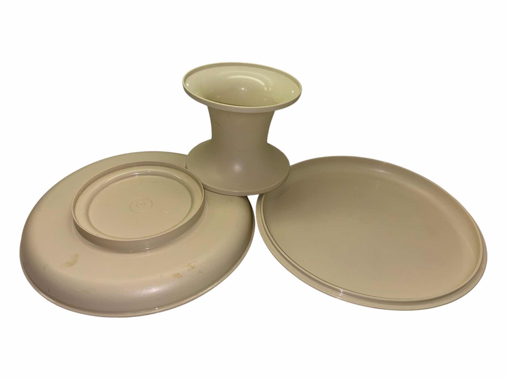 Photo 1 of VINTAGE TUPPERWARE 3 PC SERVE IT ALL PEDESTAL PIE/CAKE STAND (1531-5, 1532-6, 1533-5) & VINTAGE TUPPERWARE JELLO MOLD 3 PC SET $40