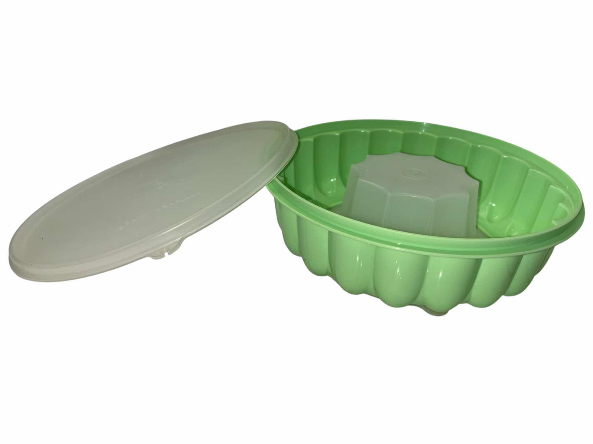 Photo 1 of VINTAGE TUPPERWARE 3 PC SERVE IT ALL PEDESTAL PIE/CAKE STAND (1531-5, 1532-6, 1533-5) & VINTAGE TUPPERWARE JELLO MOLD 3 PC SET $40