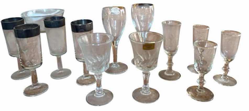 Photo 1 of (12)PCS VINTAGE LUMINARC & ASSORTED GLASS LIQUEUR STEMWARE H4”