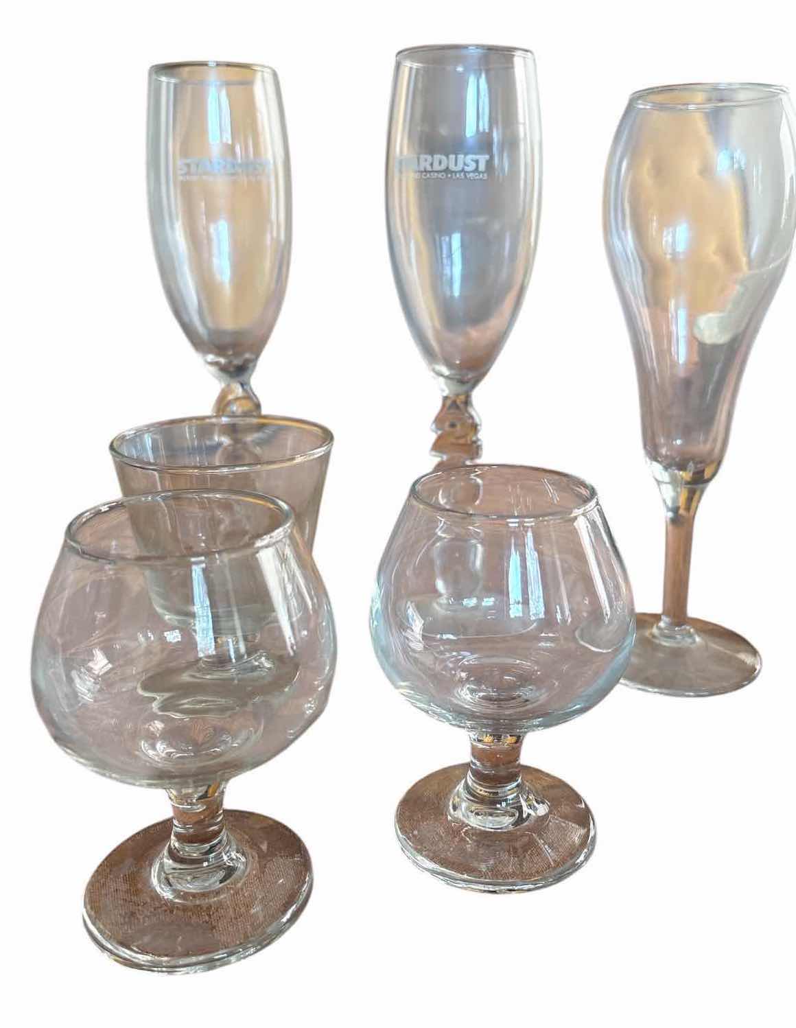 Photo 1 of (13)PCS VINTAGE & DECORATIVE GLASSWARE LOT H9.25”
