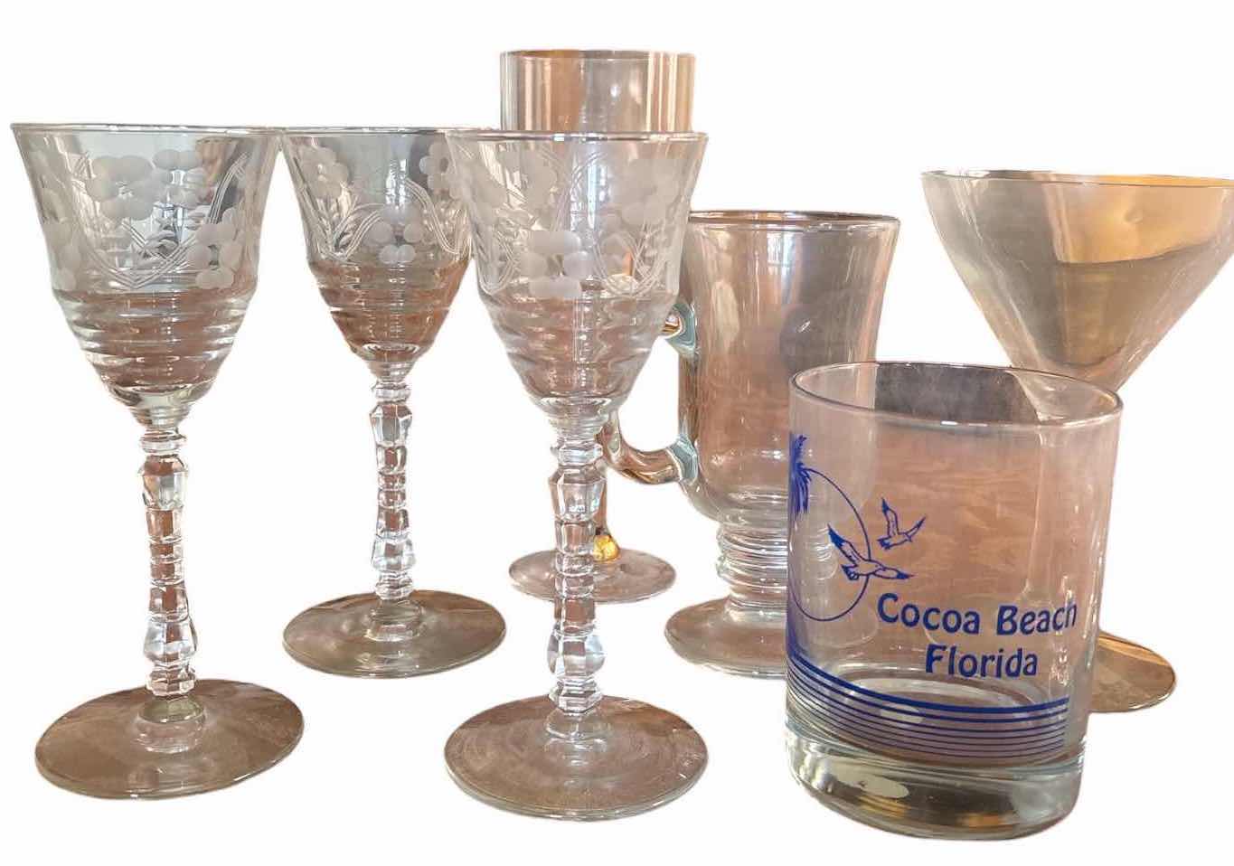 Photo 1 of (13)PCS VINTAGE & DECORATIVE GLASSWARE LOT H9.25”