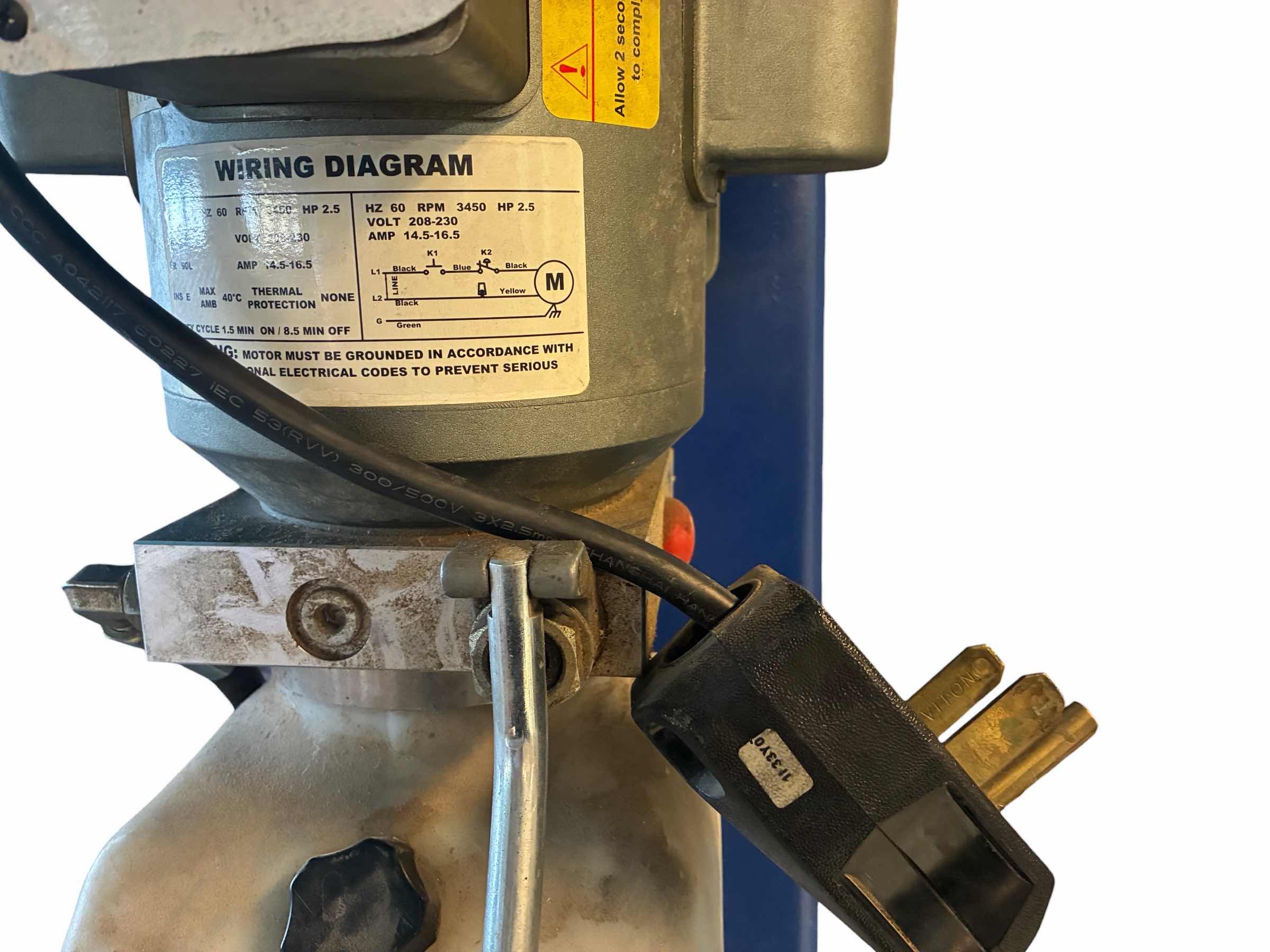 Photo 1 of TUXEDO HYDRAULIC LIFT 9000LBS CAP. MODEL TP9KF-N (READ NOTES)
