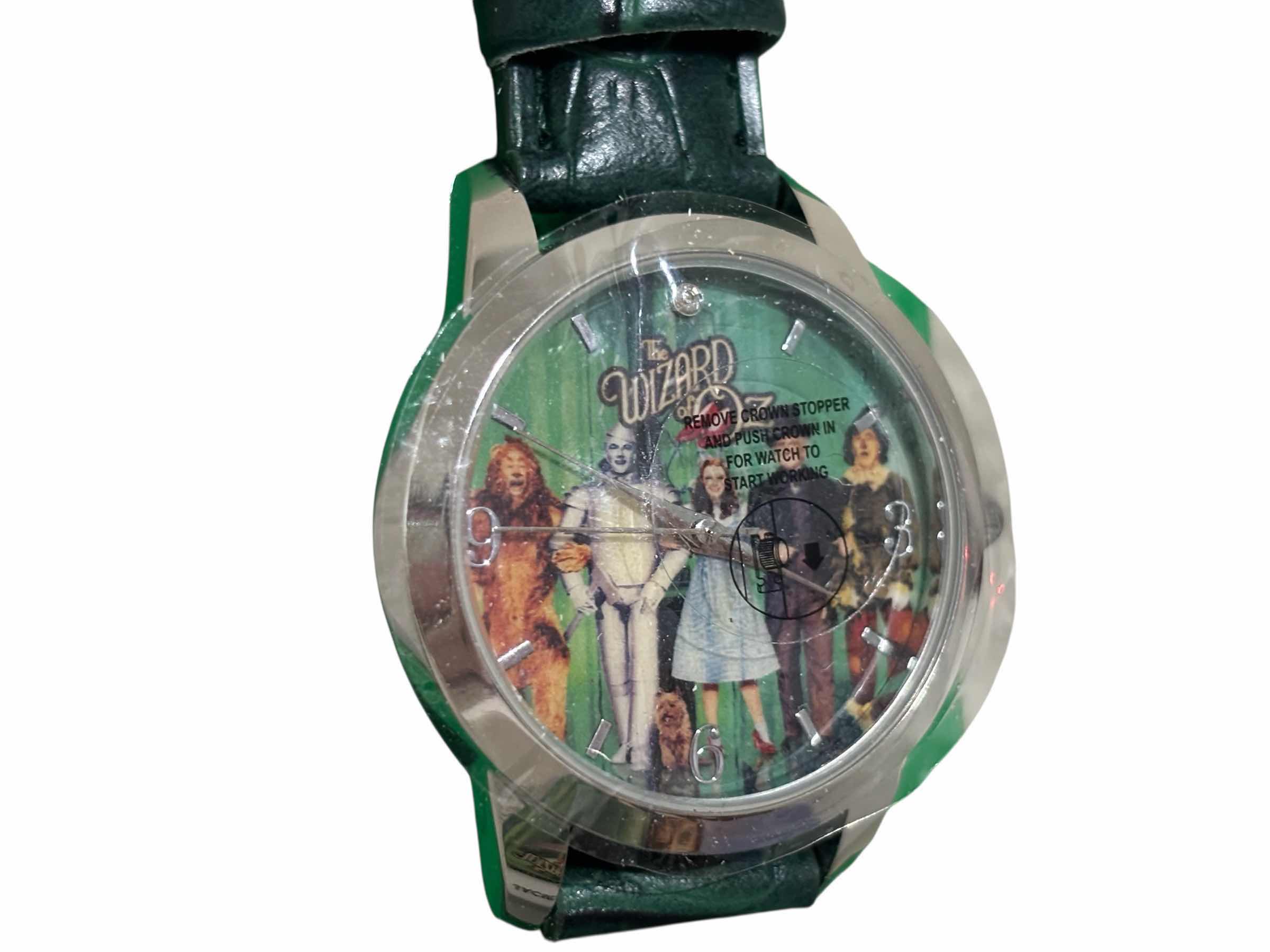 Photo 1 of NIB TURNER ENTERTAINMENT CO 75TH ANNIVERSARY THE WIZARD OF OZ WRISTWATCH COLLECTIBLE $55