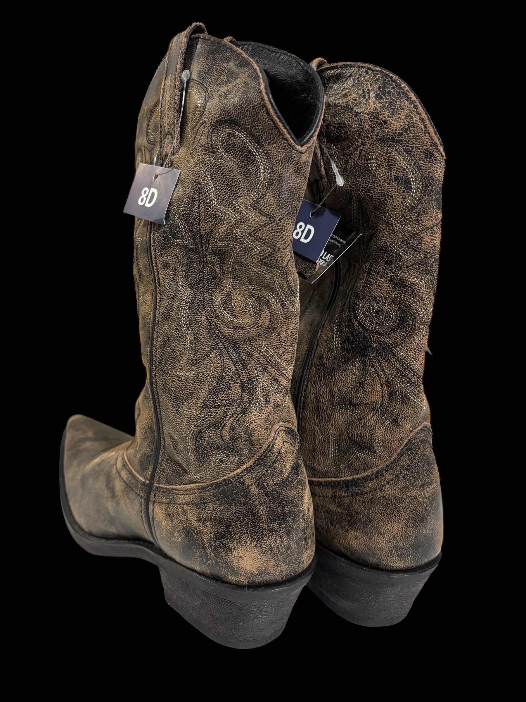 Photo 1 of THE MASTERSON BOOT CO ROCKIN COUNTRY COLLECTION MENS DISTRESSED BOOTS, BROWN SIZE 8D