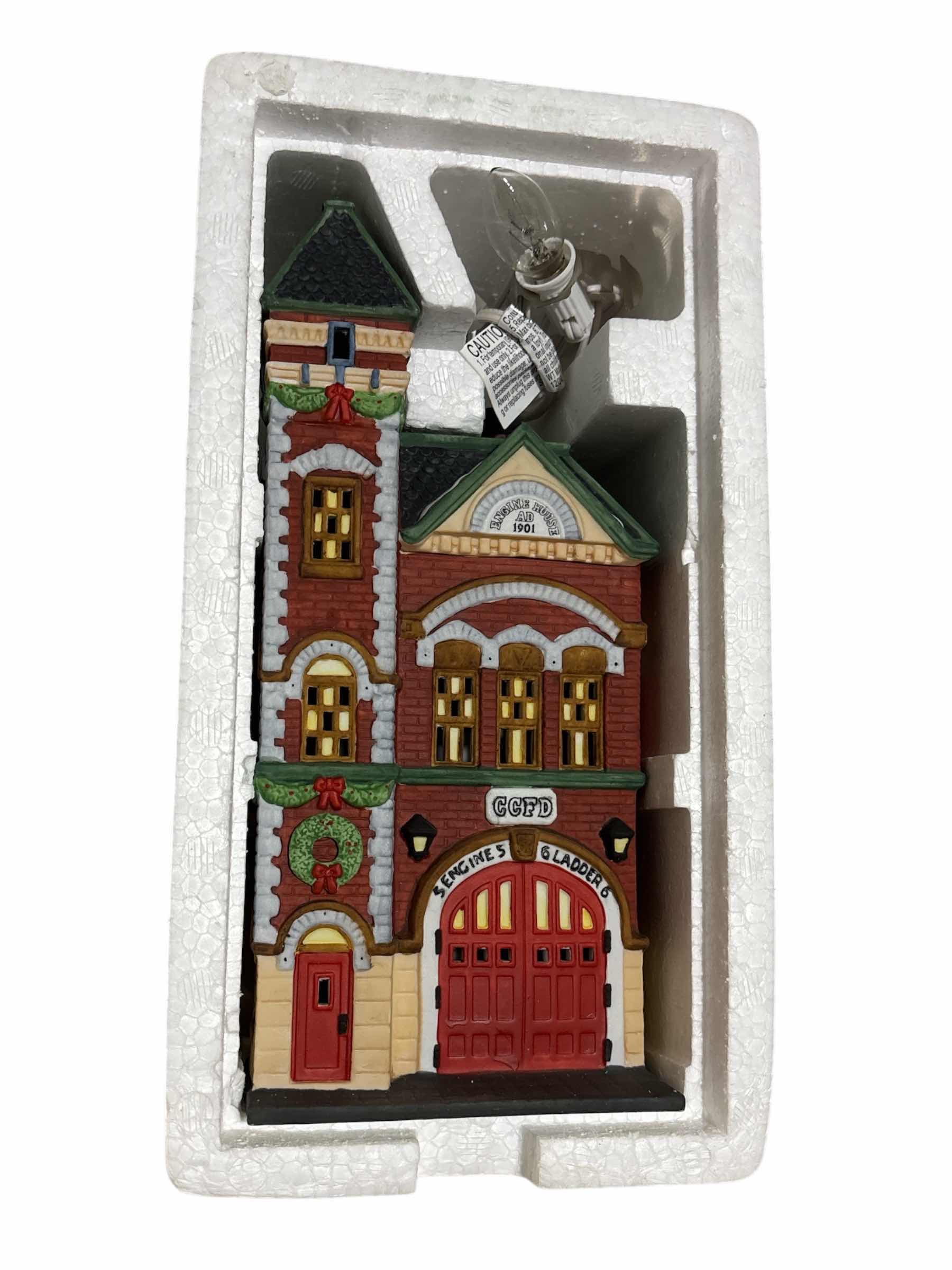 Photo 1 of DEPARTMENT 56 THE HERITAGE VILLAGE COLLECTION- CHRISTMAS IN THE CITY SERIES “RED BRICK FIRE STATION” PORCELAIN HAND-PAINTED LIGHTED BUILDING W CORD $120