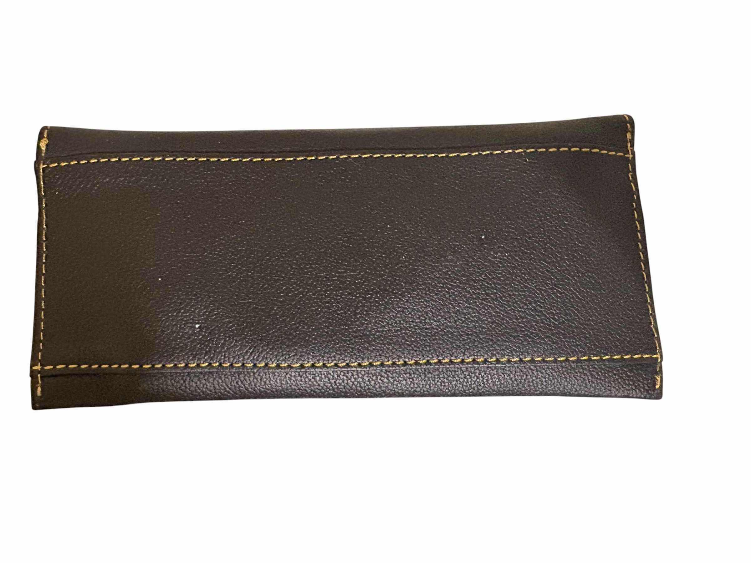 Photo 1 of DOONEY & BOURKE LEATHER WOMENS BI-FOLD RETAIL $165 L8”