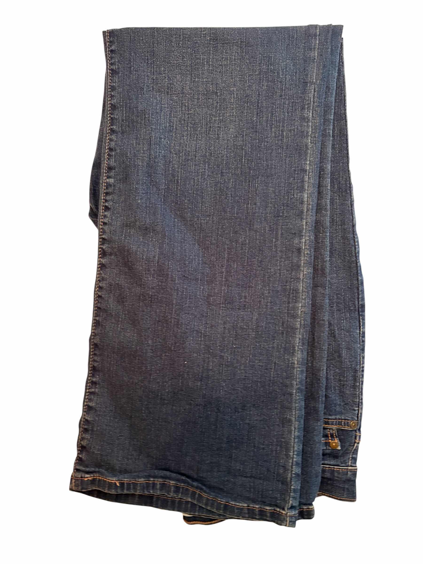 Photo 1 of LEVIS 512 BOOTCUT WOMENS SIZE 18M