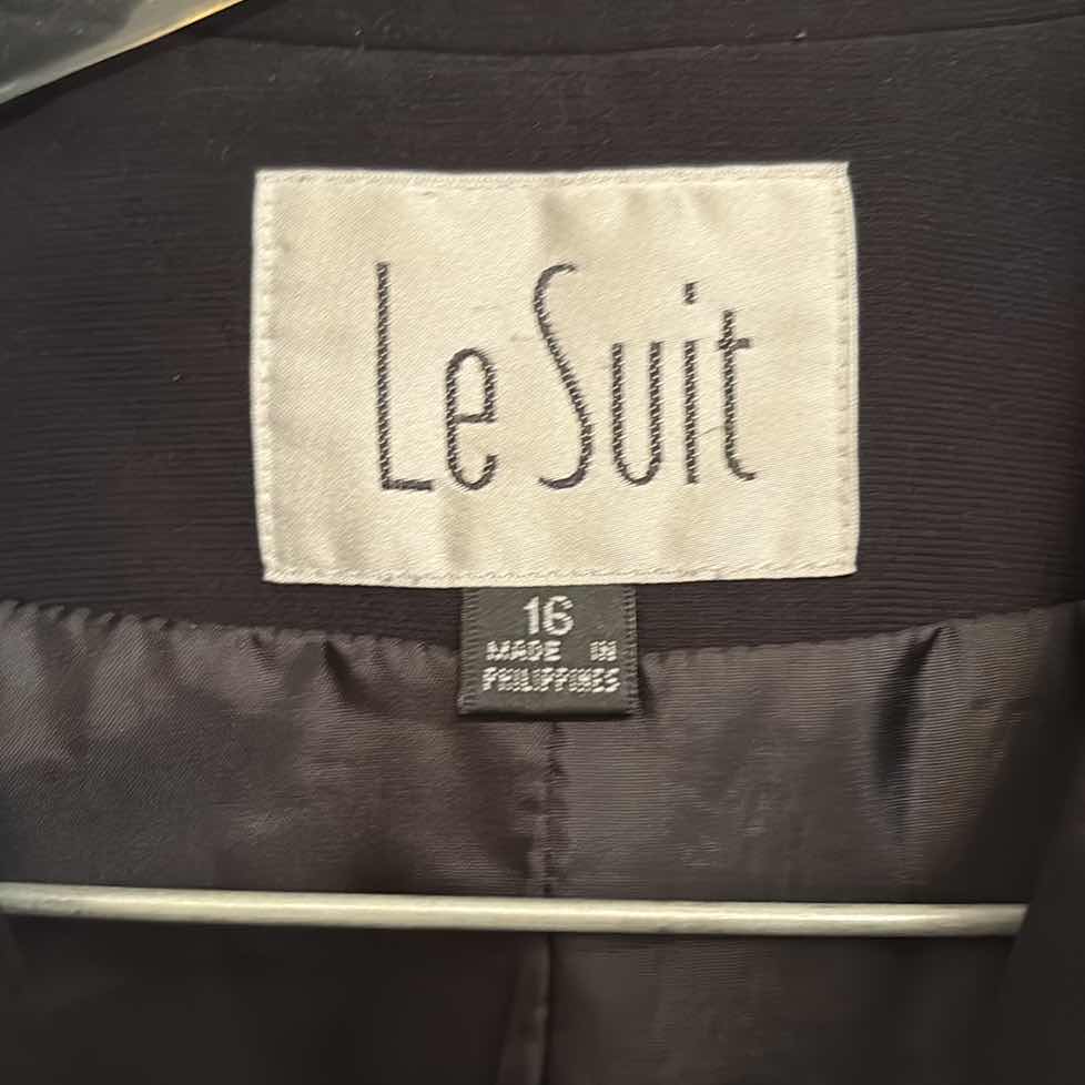 Photo 1 of LE SUIT & EVAN-PIERCE DRESS JACKETS WOMENS SIZE 16