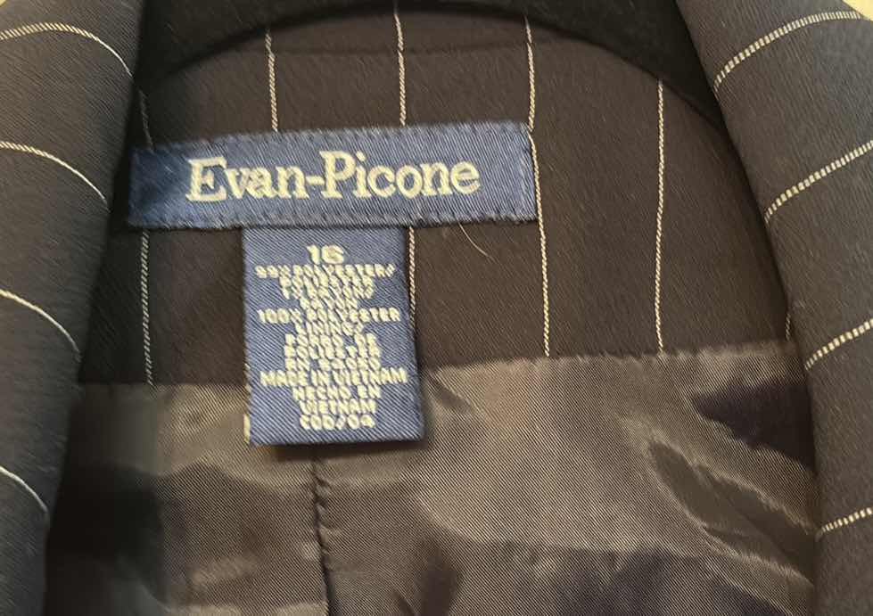 Photo 1 of LE SUIT & EVAN-PIERCE DRESS JACKETS WOMENS SIZE 16