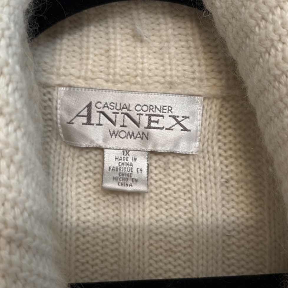 Photo 1 of ANNEX WOMAN AND FOUNTILLE SWEATERS WOMENS SIZE 1X, 2X (2)
