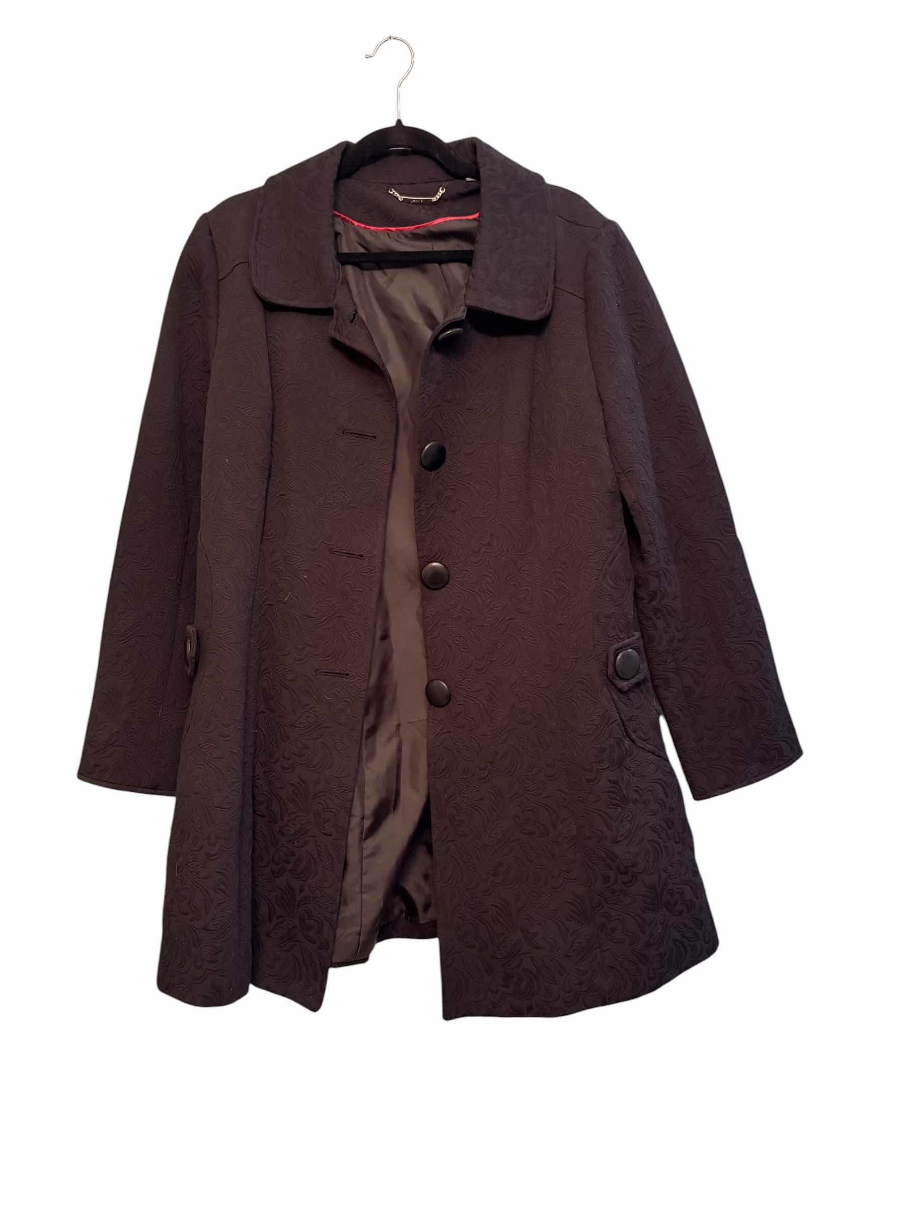 Photo 1 of APT. 9 FLORAL DESIGN JACKET WOMENS SIZE XL