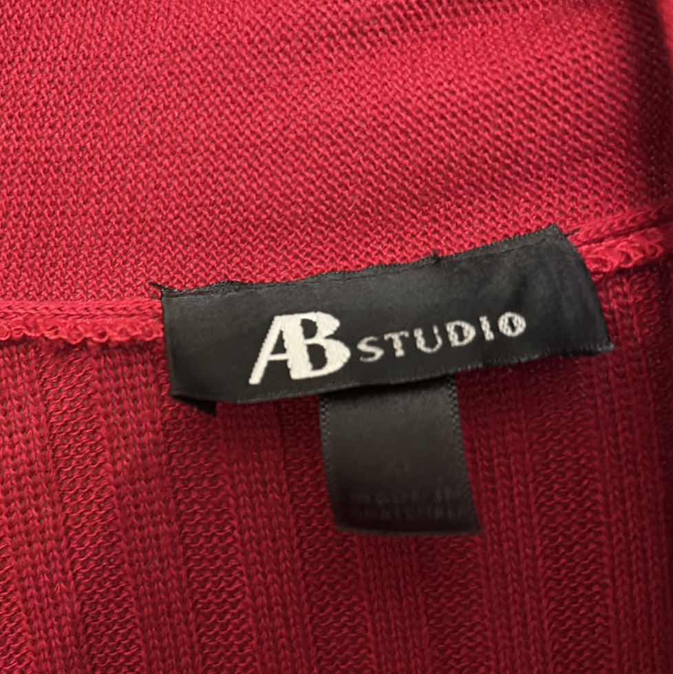 Photo 1 of 89TH MADISON AND AB STUDIO SWEATERS WOMENS SIZE 1X,XL (2)