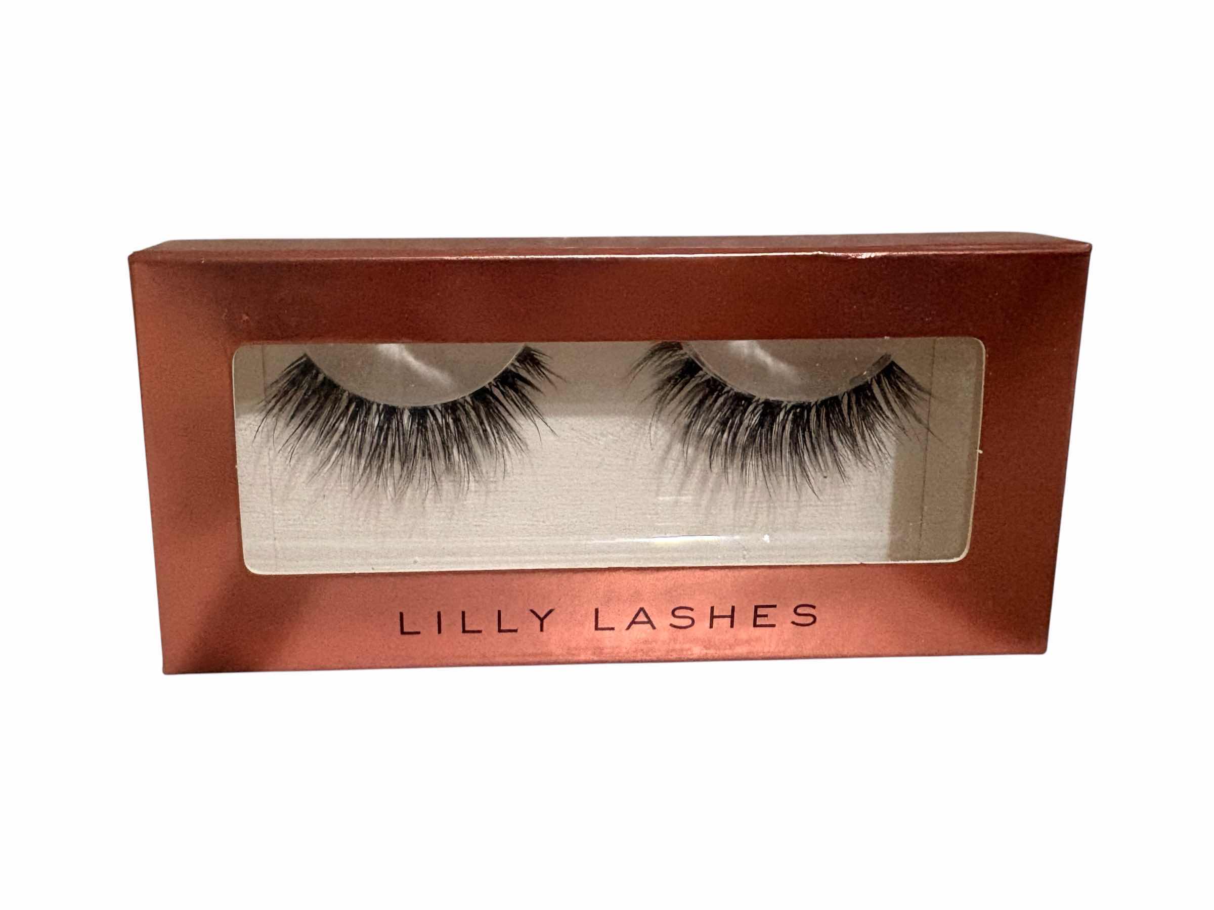 Photo 1 of LILLY LASHES & DUO LASH ADHESIVE