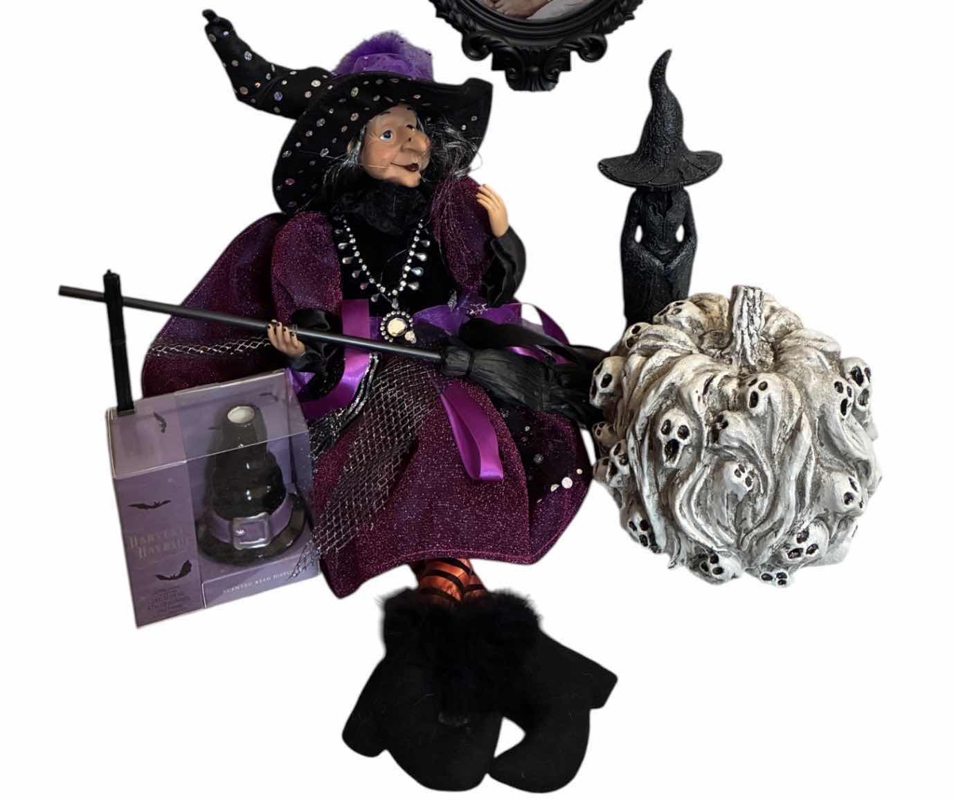 Photo 1 of HALLOWEEN DECOR – WITCHES, WITCH HAT DIFFUSER, PUMPKIN & SCARY LIGHT UP HOLOGRAM FRAMED ART
