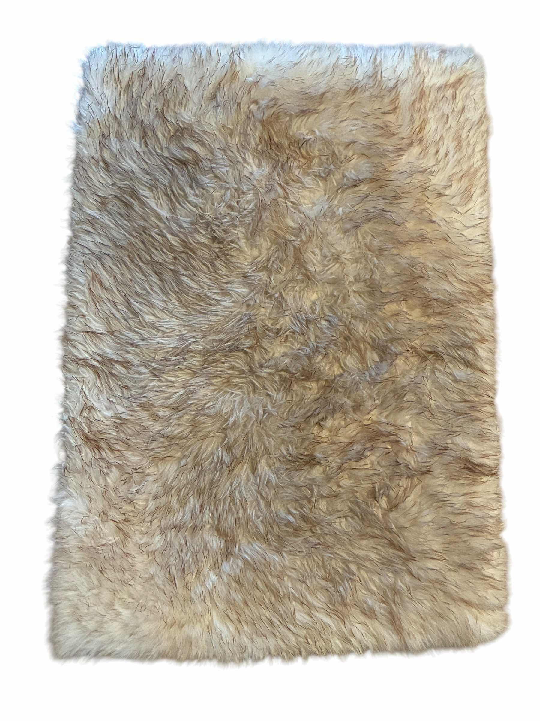 Photo 1 of FINLEY COLLECTION IVORY/BEIGE ACRYLIC FUR AREA RUG 2’ X 3’