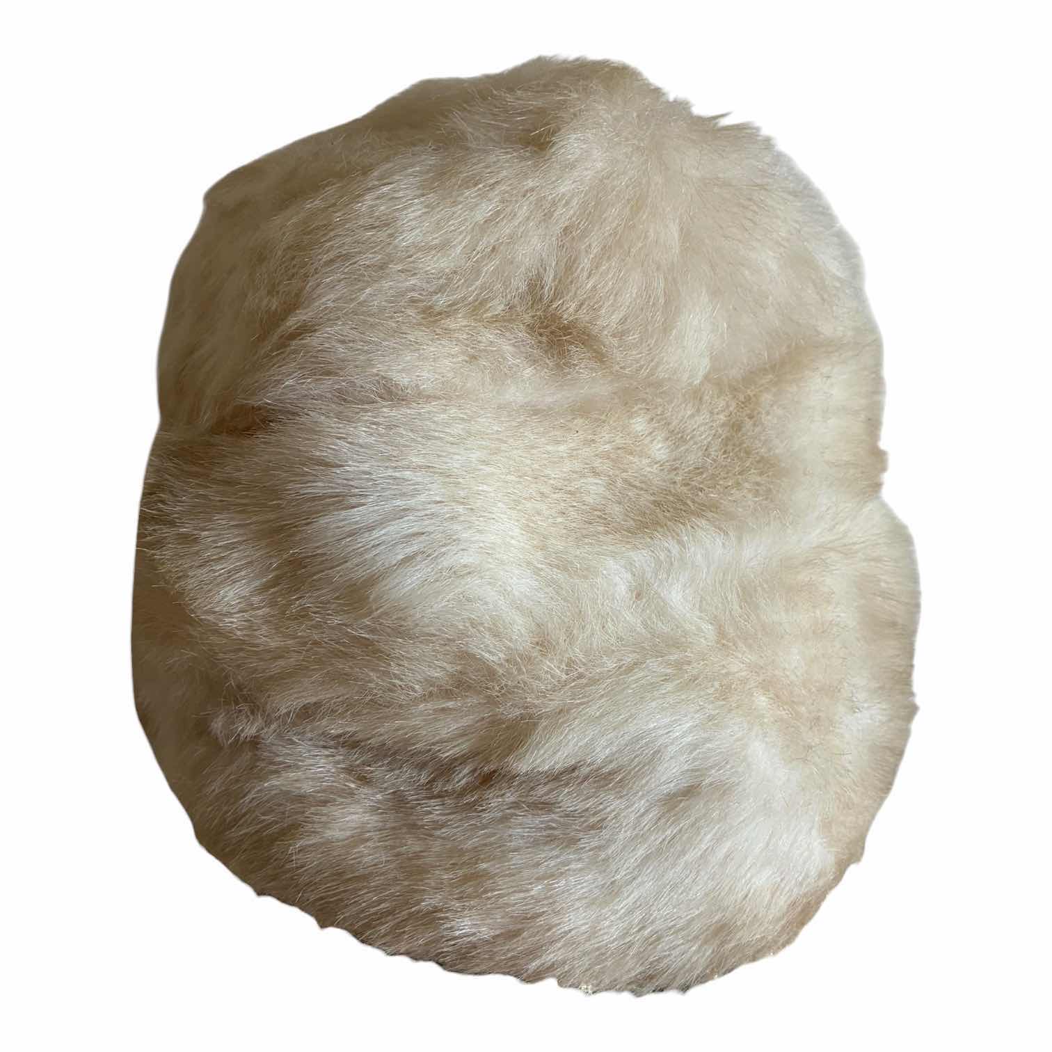 Photo 1 of VINTAGE CREAM FUR HAT 7”