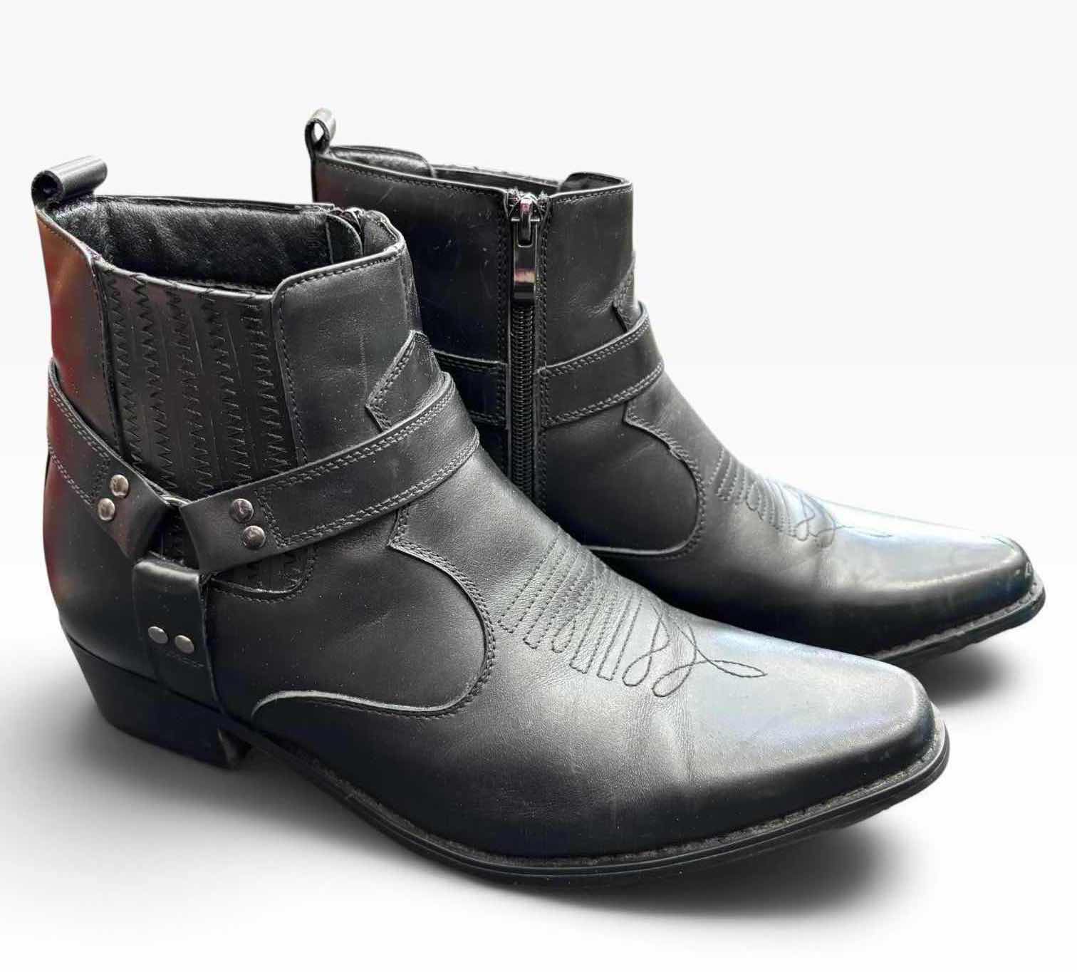 Photo 1 of CALTO BOOTS, MENS SIZE 9