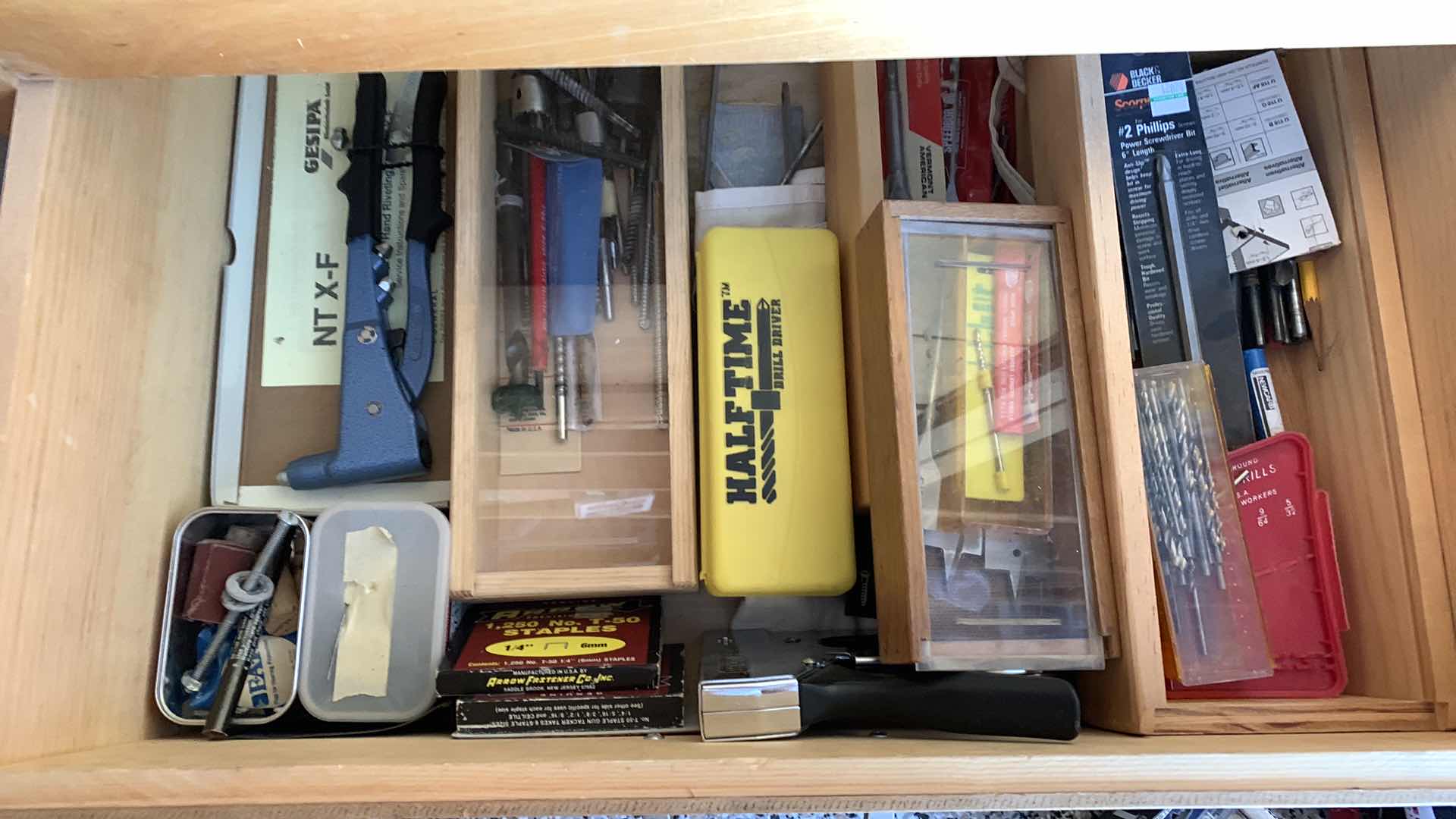 Photo 1 of CONTENTS OF DRAWER